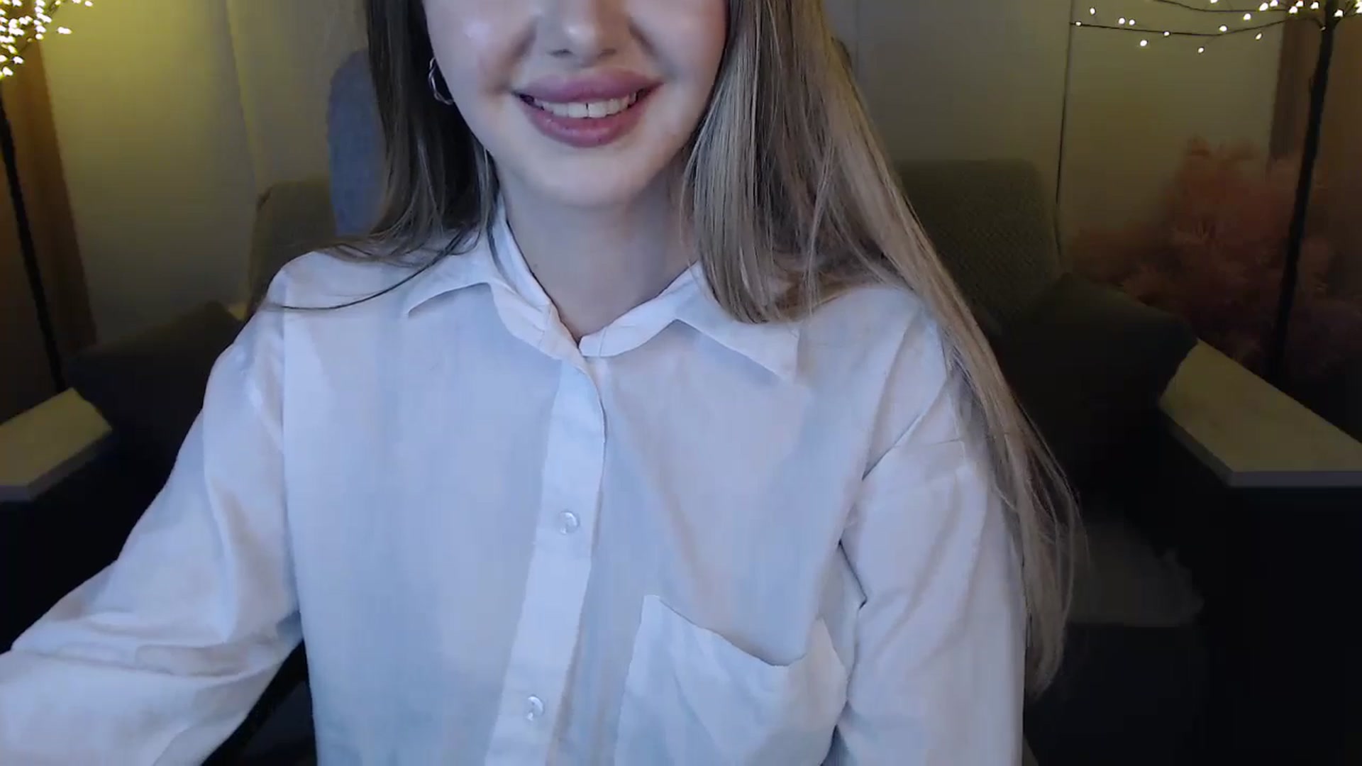 Gallery image thumbnail from SophieKing's myfreecams stream on, 01/05/2025, 11:07 image 14 of 20