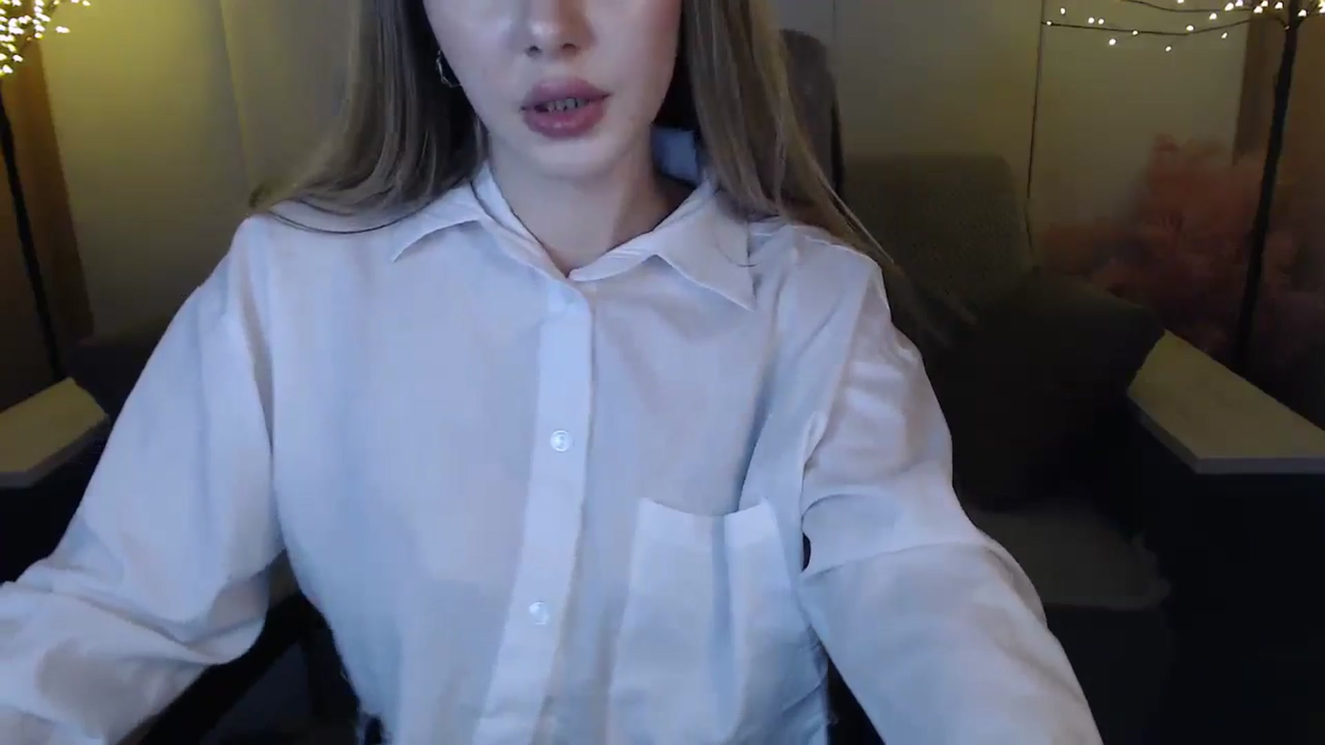 Gallery image thumbnail from SophieKing's myfreecams stream on, 01/05/2025, 11:07 image 13 of 20