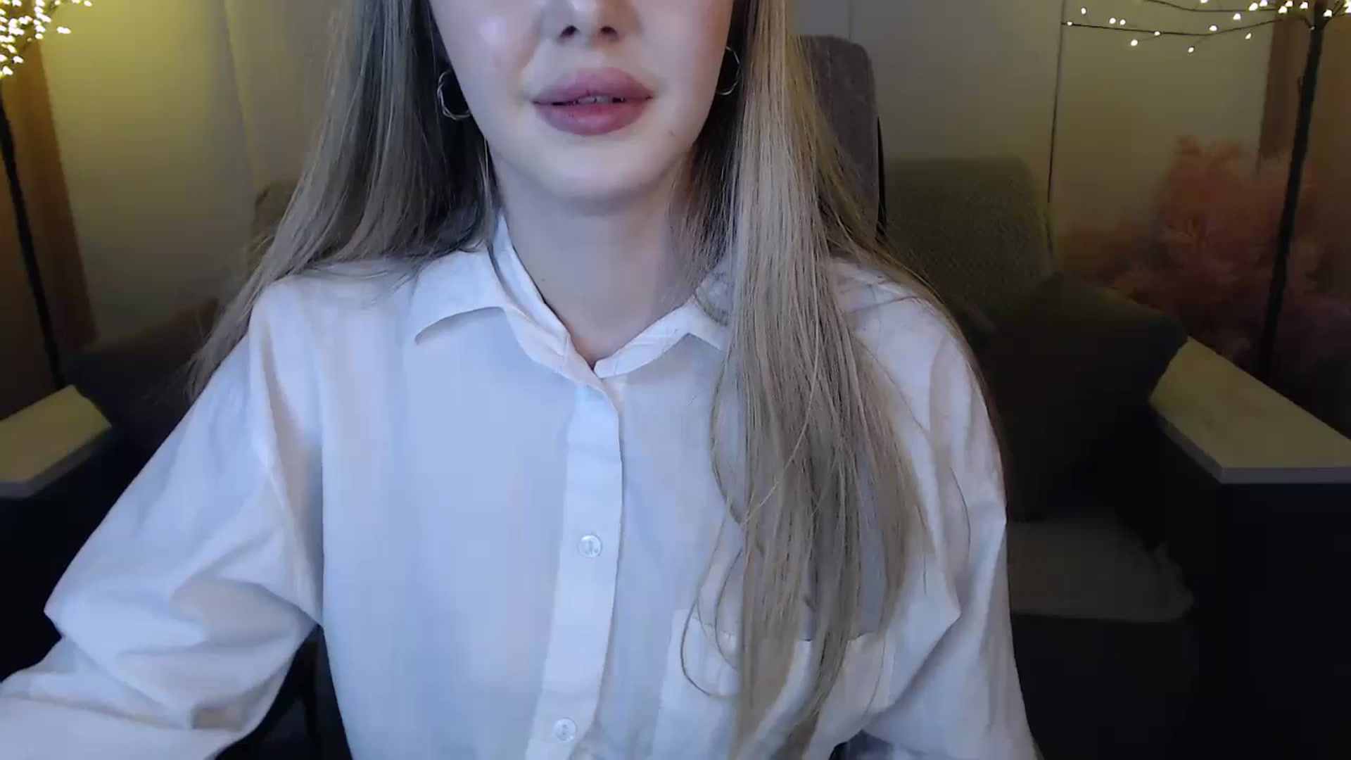 Gallery image thumbnail from SophieKing's myfreecams stream on, 01/05/2025, 11:07 image 11 of 20