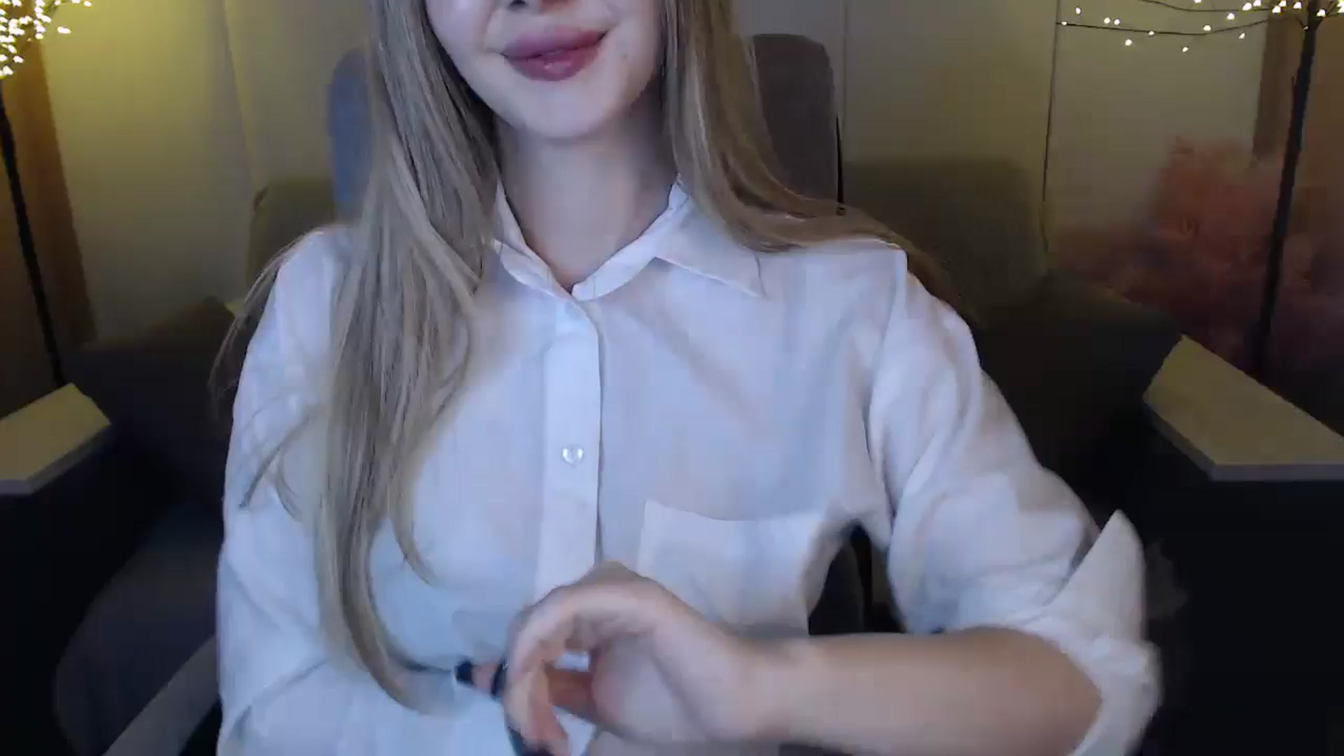 Gallery image thumbnail from SophieKing's myfreecams stream on, 01/05/2025, 11:07 image 1 of 20
