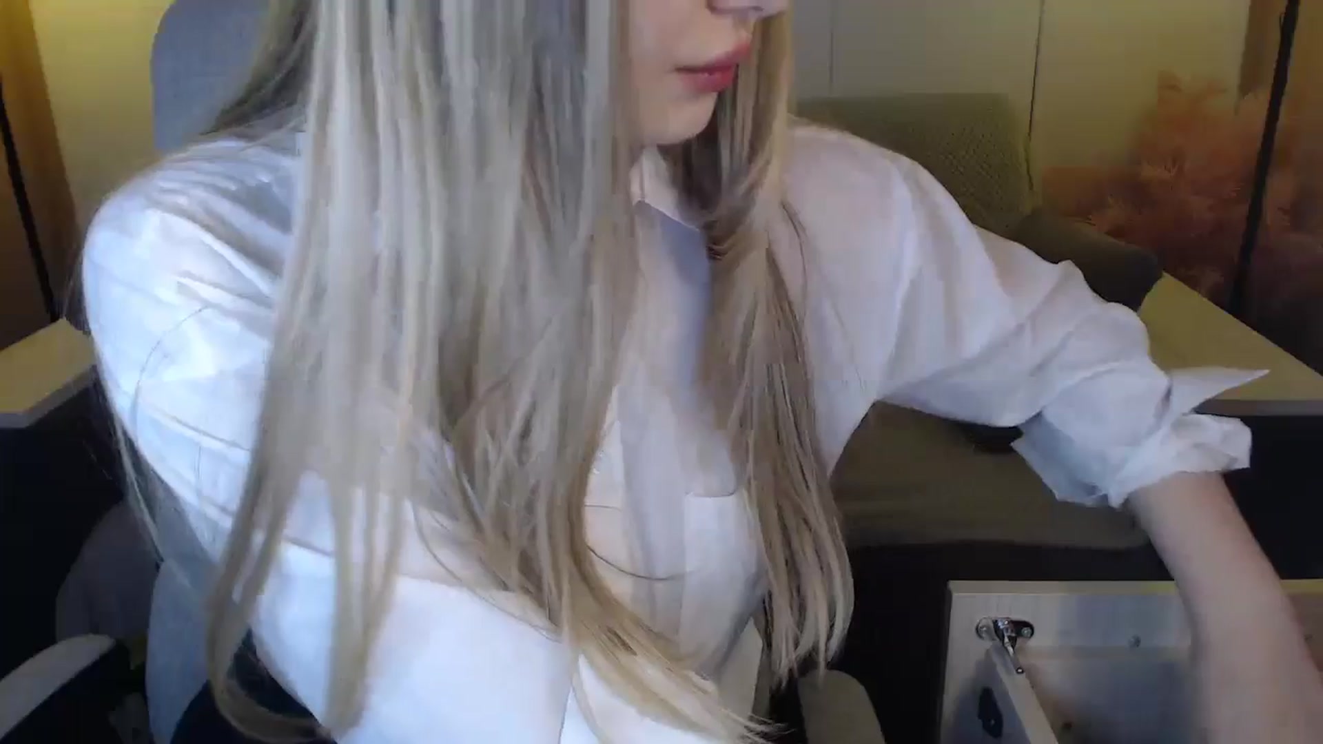 Gallery image thumbnail from SophieKing's myfreecams stream on, 01/05/2025, 11:51 image 2 of 20