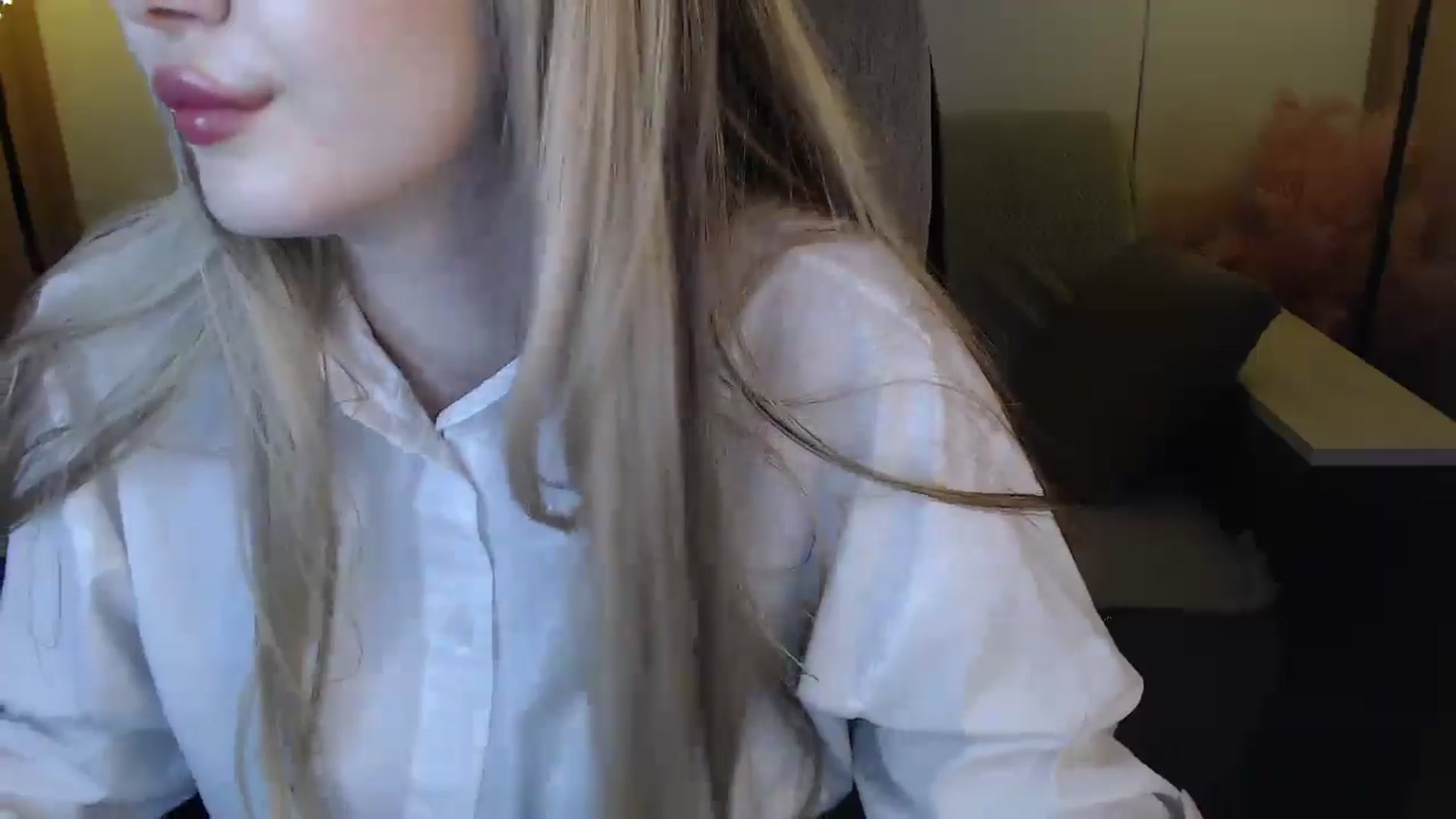 Gallery image thumbnail from SophieKing's myfreecams stream on, 01/05/2025, 11:51 image 8 of 20