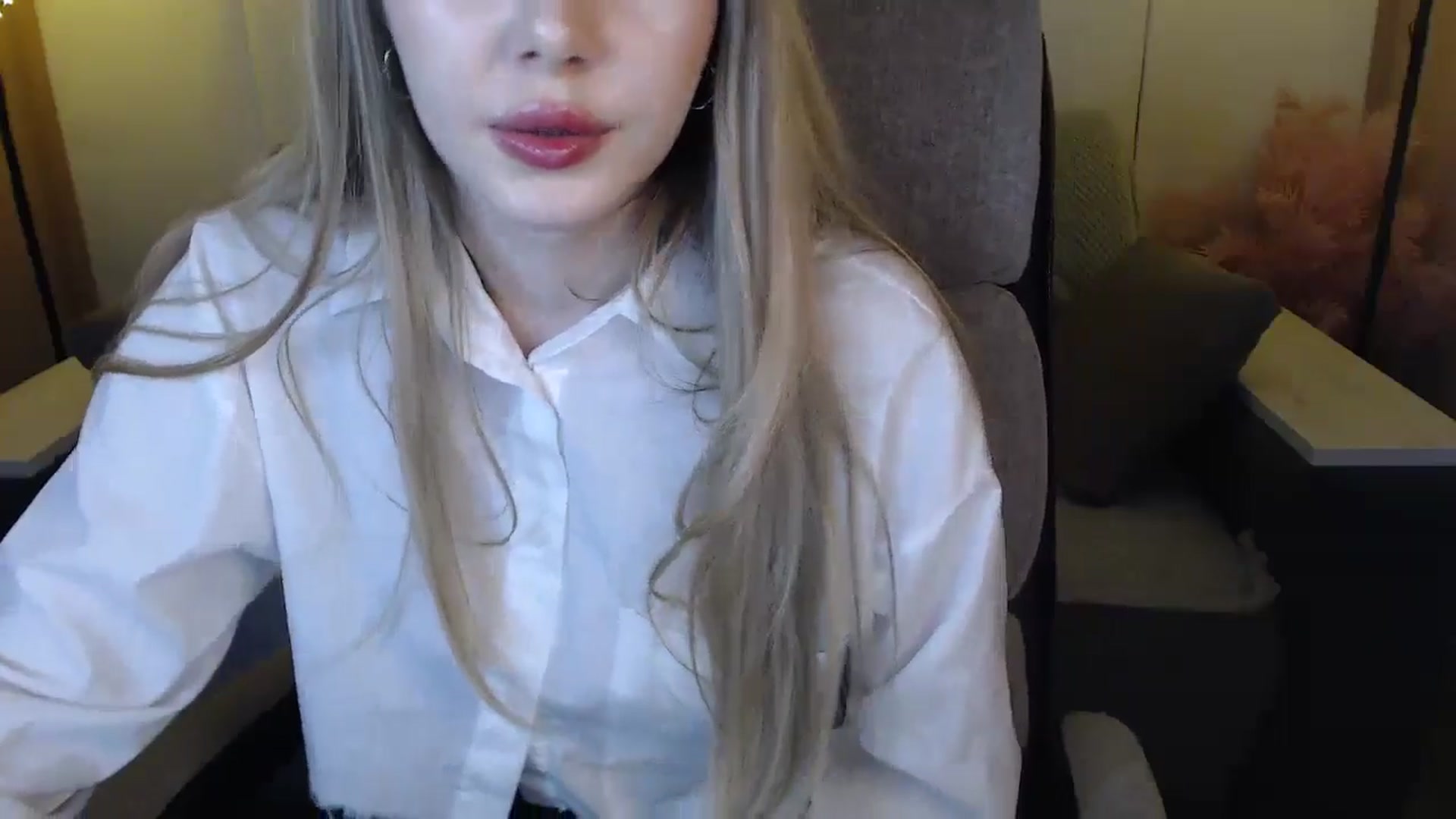 Gallery image thumbnail from SophieKing's myfreecams stream on, 01/05/2025, 11:51 image 20 of 20