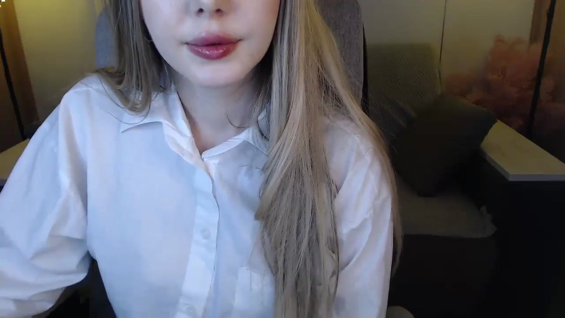 Gallery image thumbnail from SophieKing's myfreecams stream on, 01/05/2025, 11:51 image 19 of 20