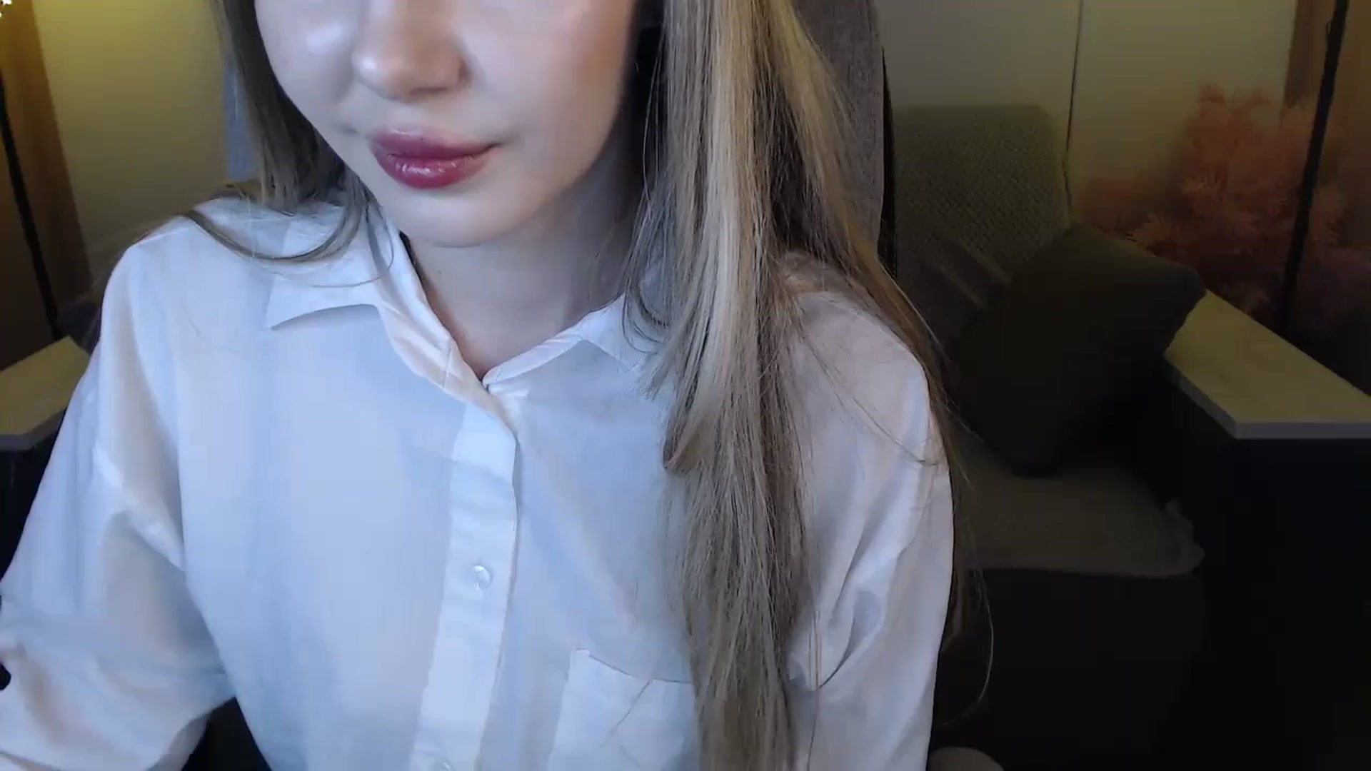 Gallery image thumbnail from SophieKing's myfreecams stream on, 01/05/2025, 11:51 image 5 of 20