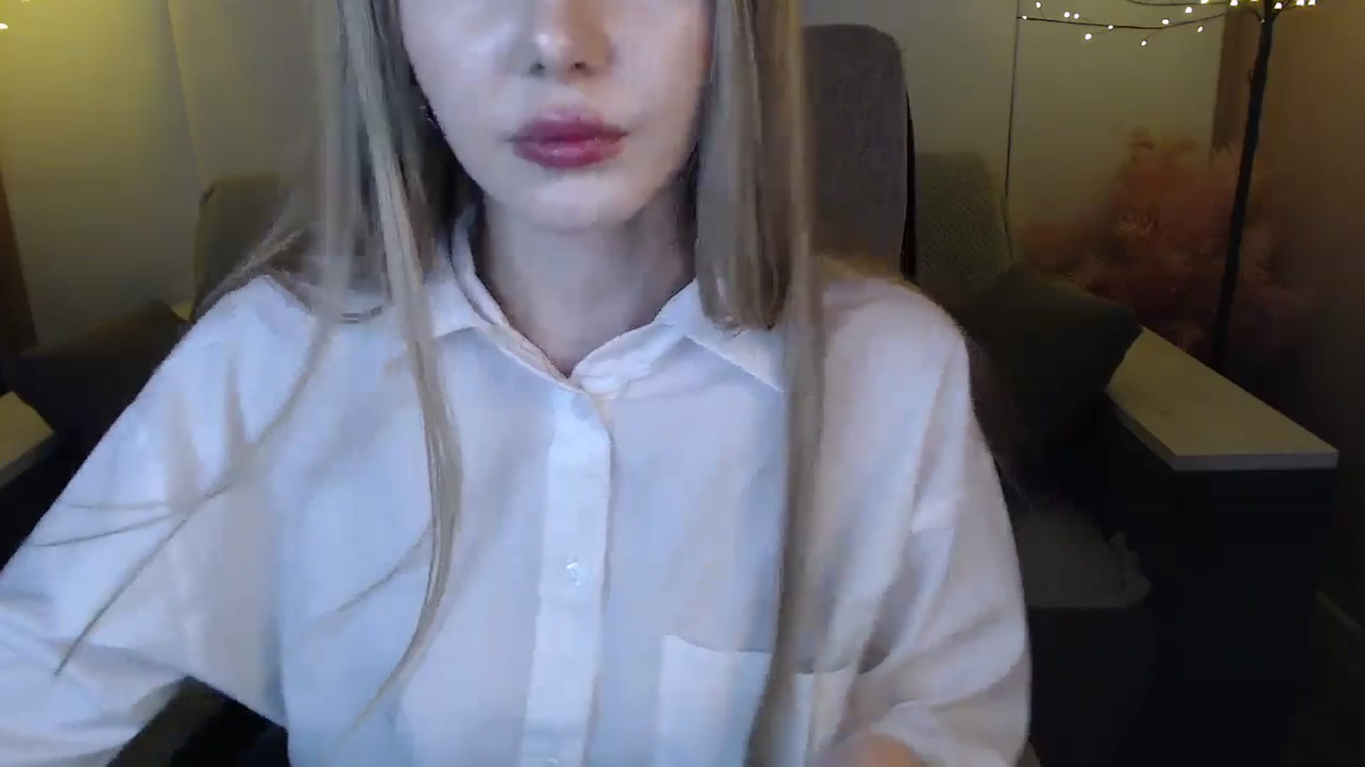 Gallery image thumbnail from SophieKing's myfreecams stream on, 01/05/2025, 12:28 image 6 of 20