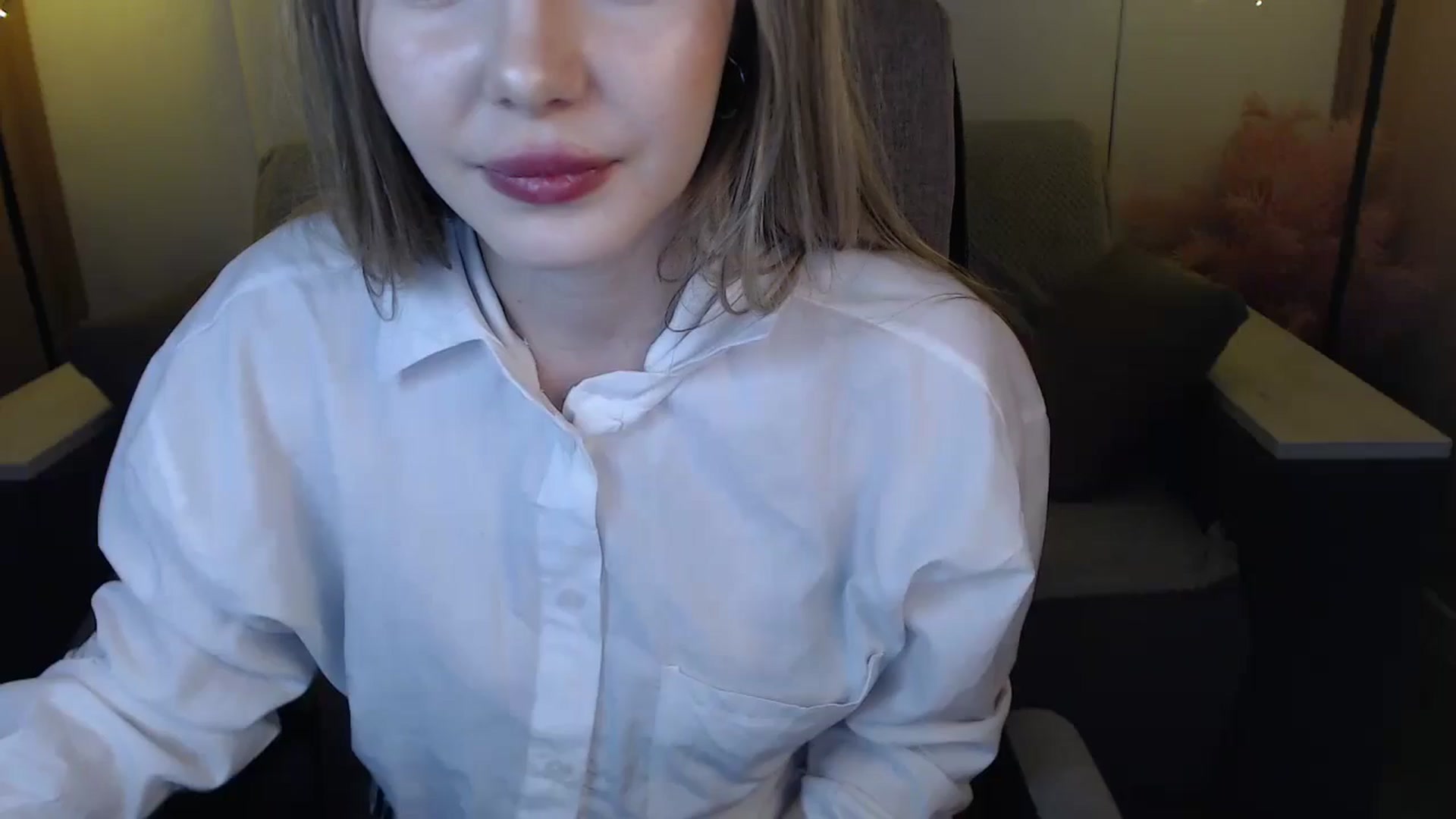 Gallery image thumbnail from SophieKing's myfreecams stream on, 01/05/2025, 13:08 image 1 of 20