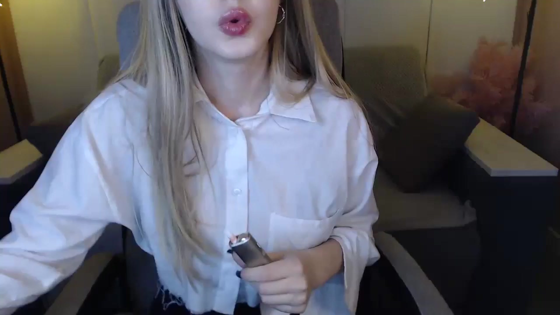 Gallery image thumbnail from SophieKing's myfreecams stream on, 01/05/2025, 13:08 image 12 of 20