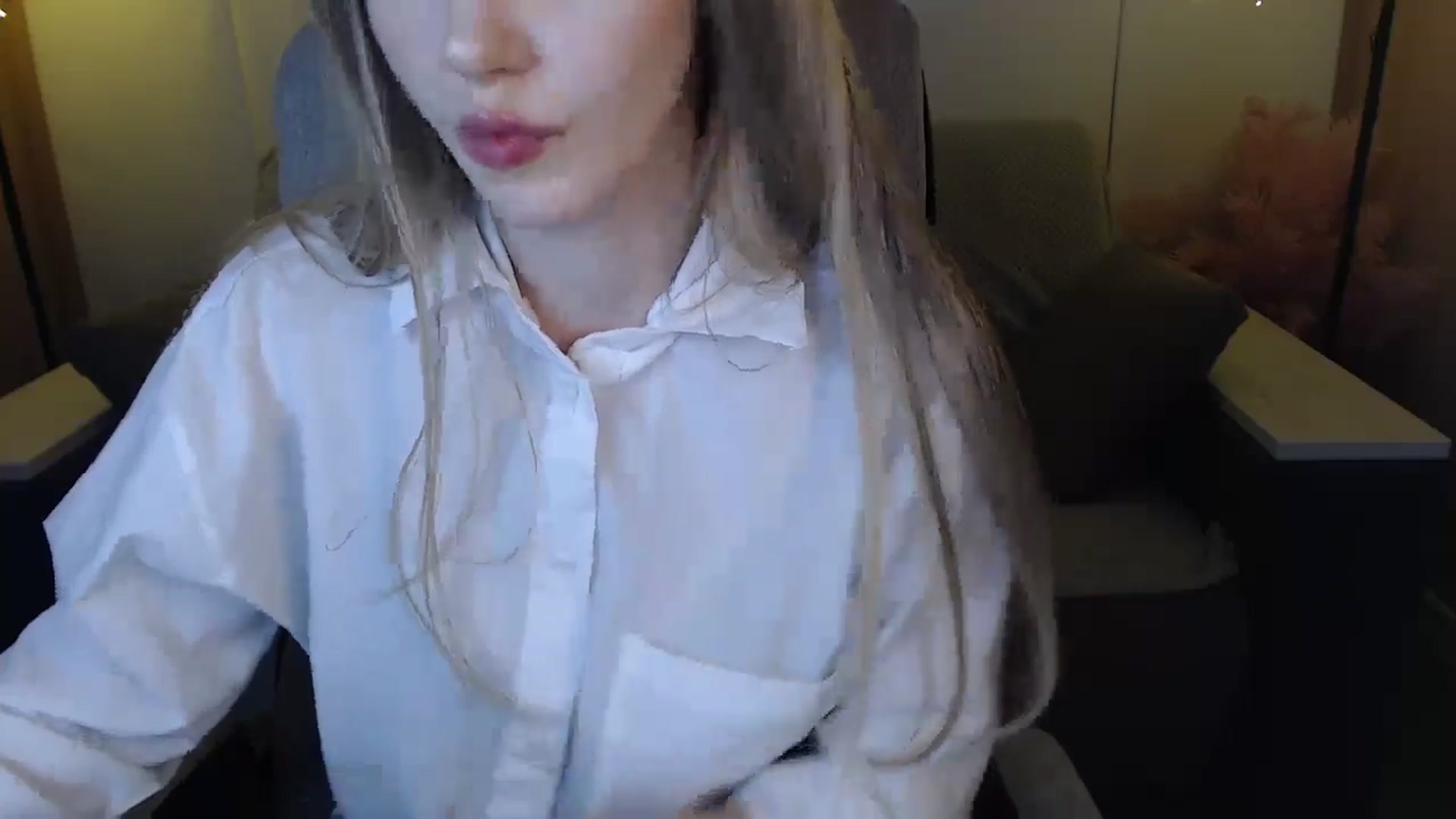 Gallery image thumbnail from SophieKing's myfreecams stream on, 01/05/2025, 13:08 image 6 of 20