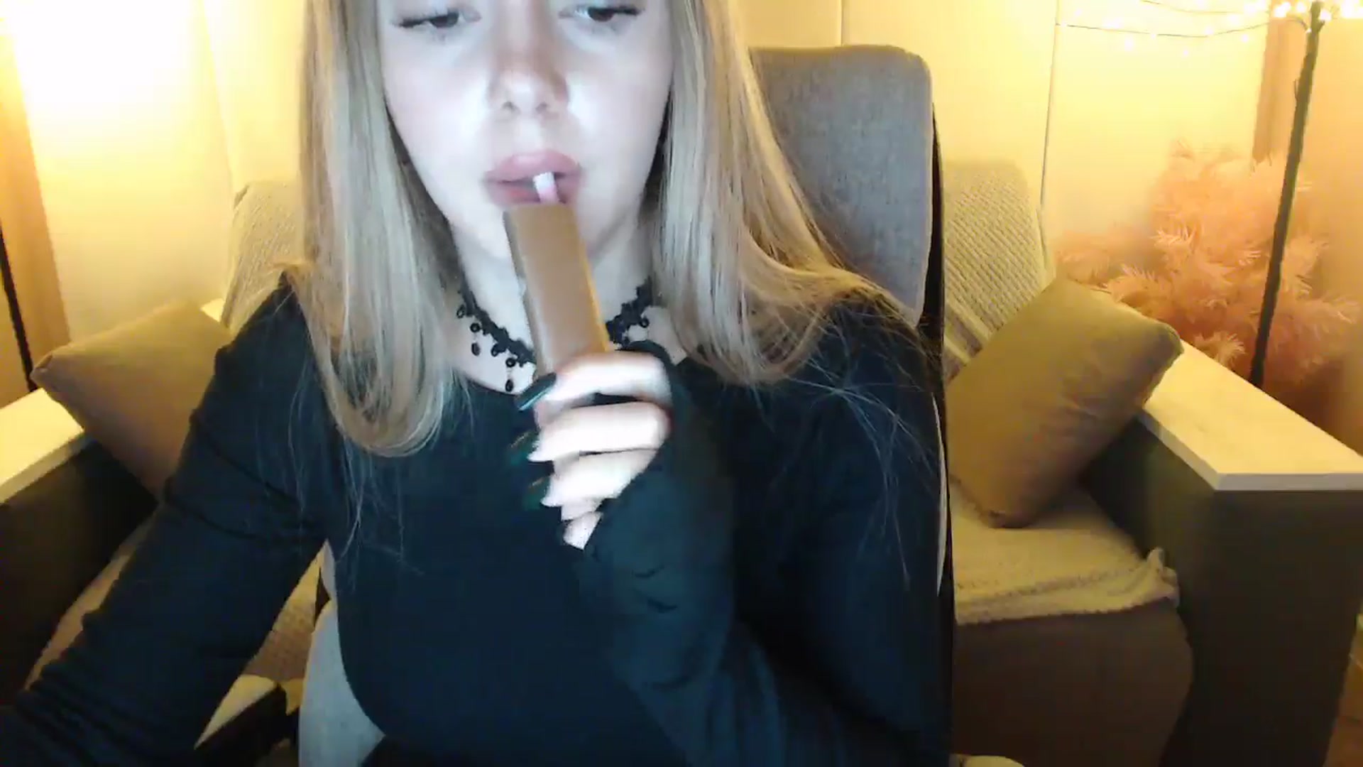 Gallery image thumbnail from SophieKing's myfreecams stream on, 01/06/2025, 10:49 image 20 of 20