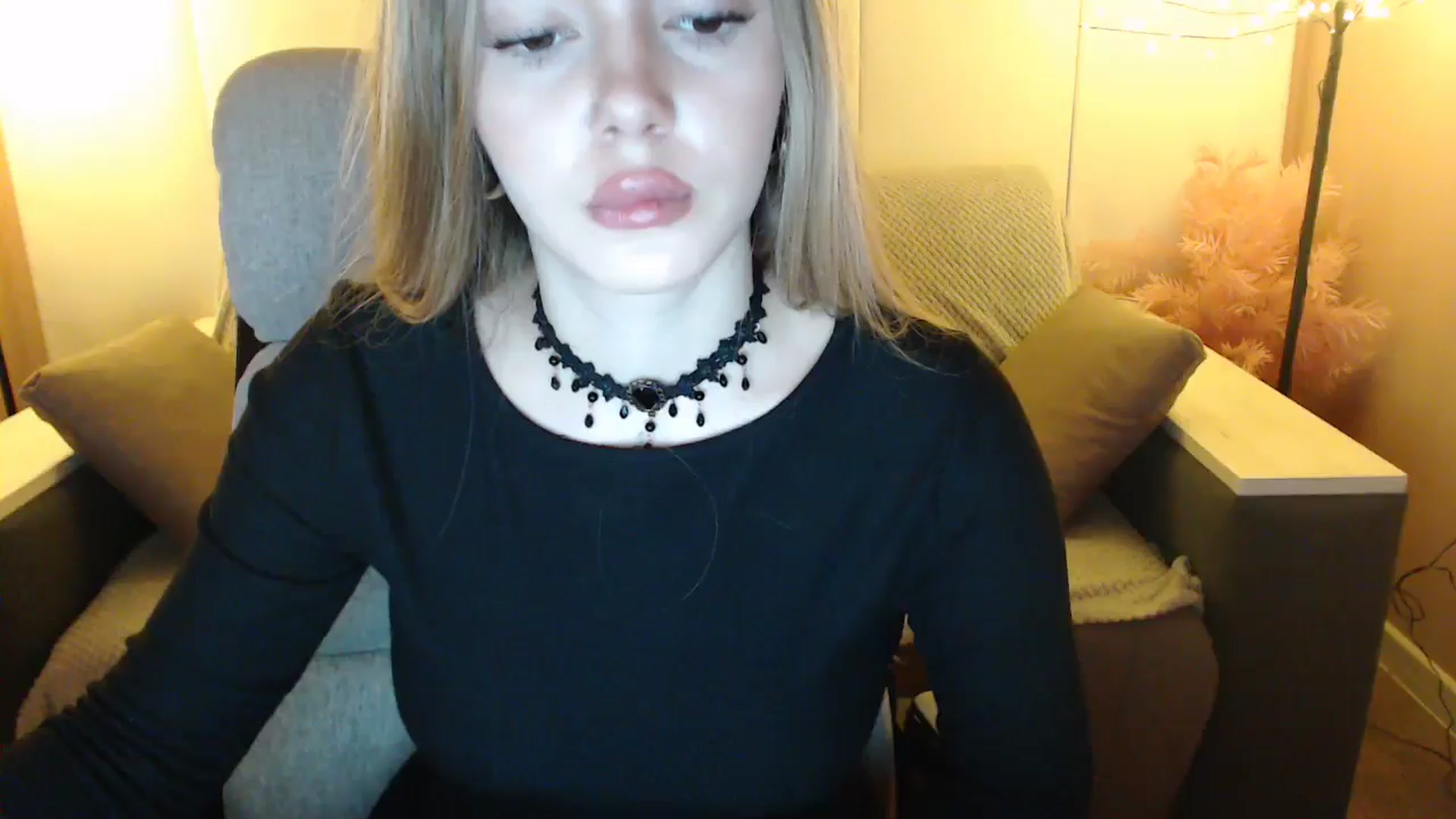 Gallery image thumbnail from SophieKing's myfreecams stream on, 01/06/2025, 10:49 image 11 of 20
