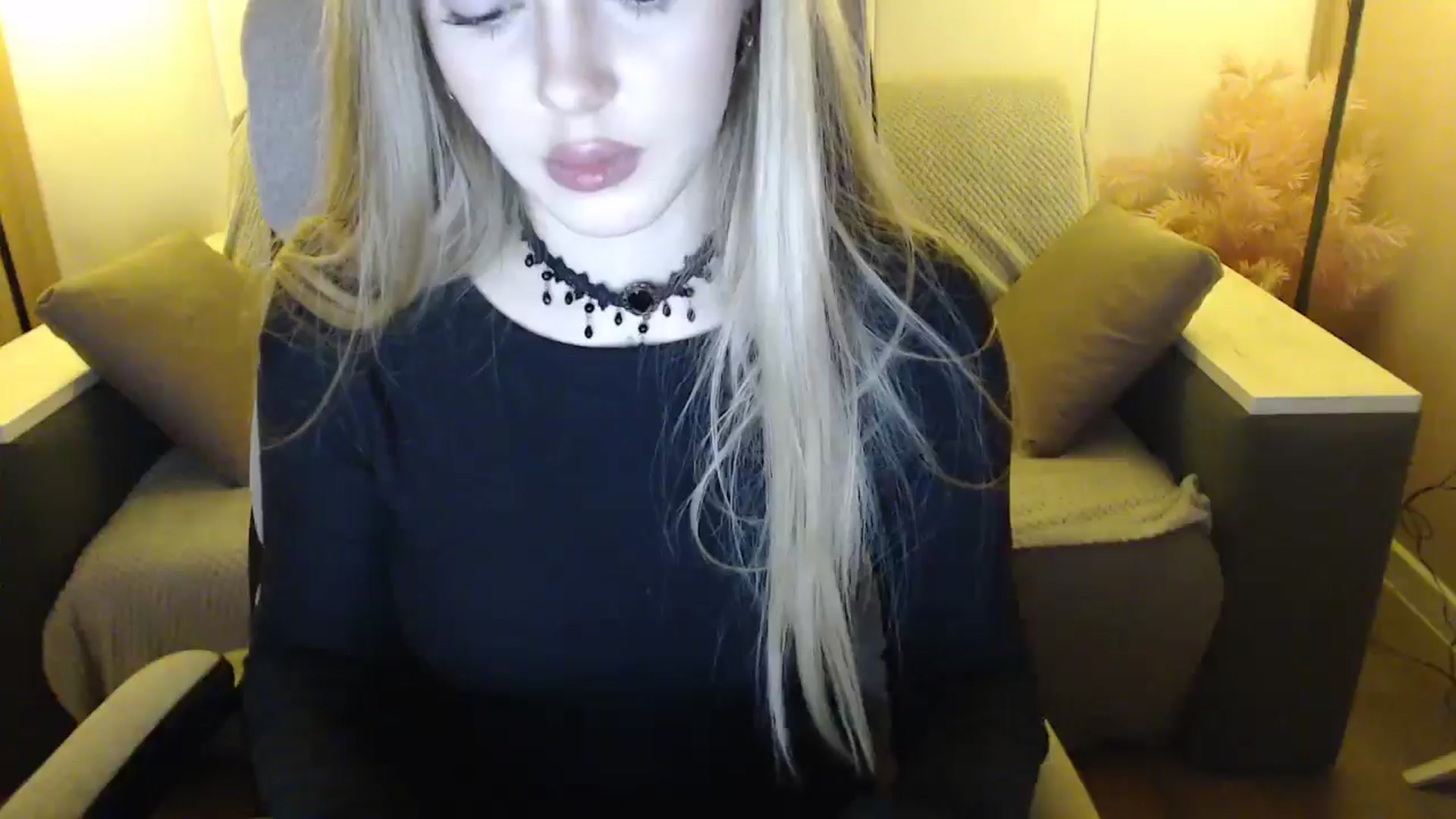 Gallery image thumbnail from SophieKing's myfreecams stream on, 01/06/2025, 10:49 image 3 of 20