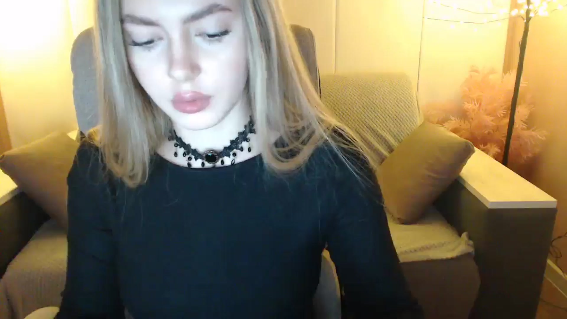 Gallery image thumbnail from SophieKing's myfreecams stream on, 01/06/2025, 11:48 image 4 of 20
