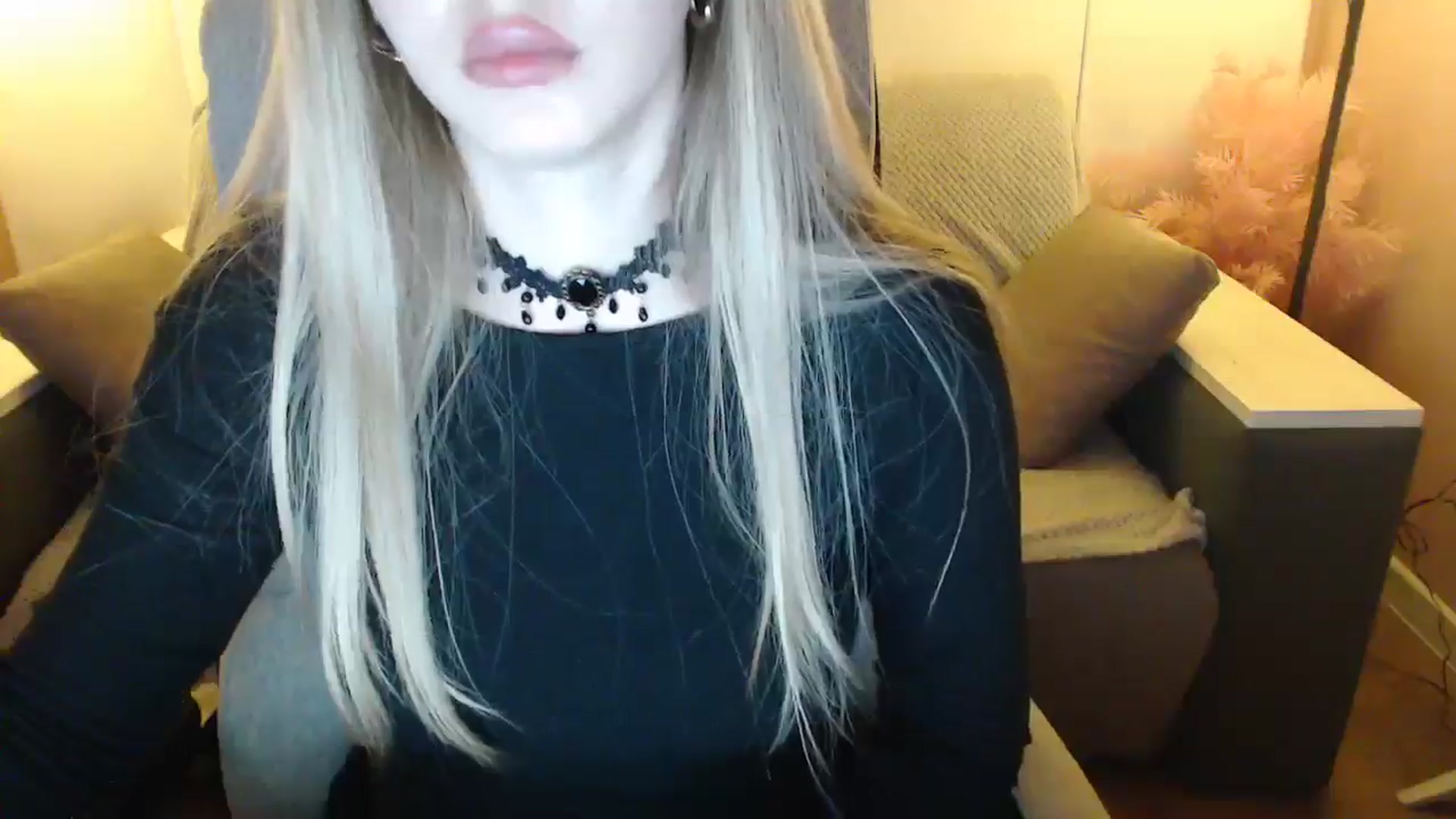 Gallery image thumbnail from SophieKing's myfreecams stream on, 01/06/2025, 11:48 image 19 of 20
