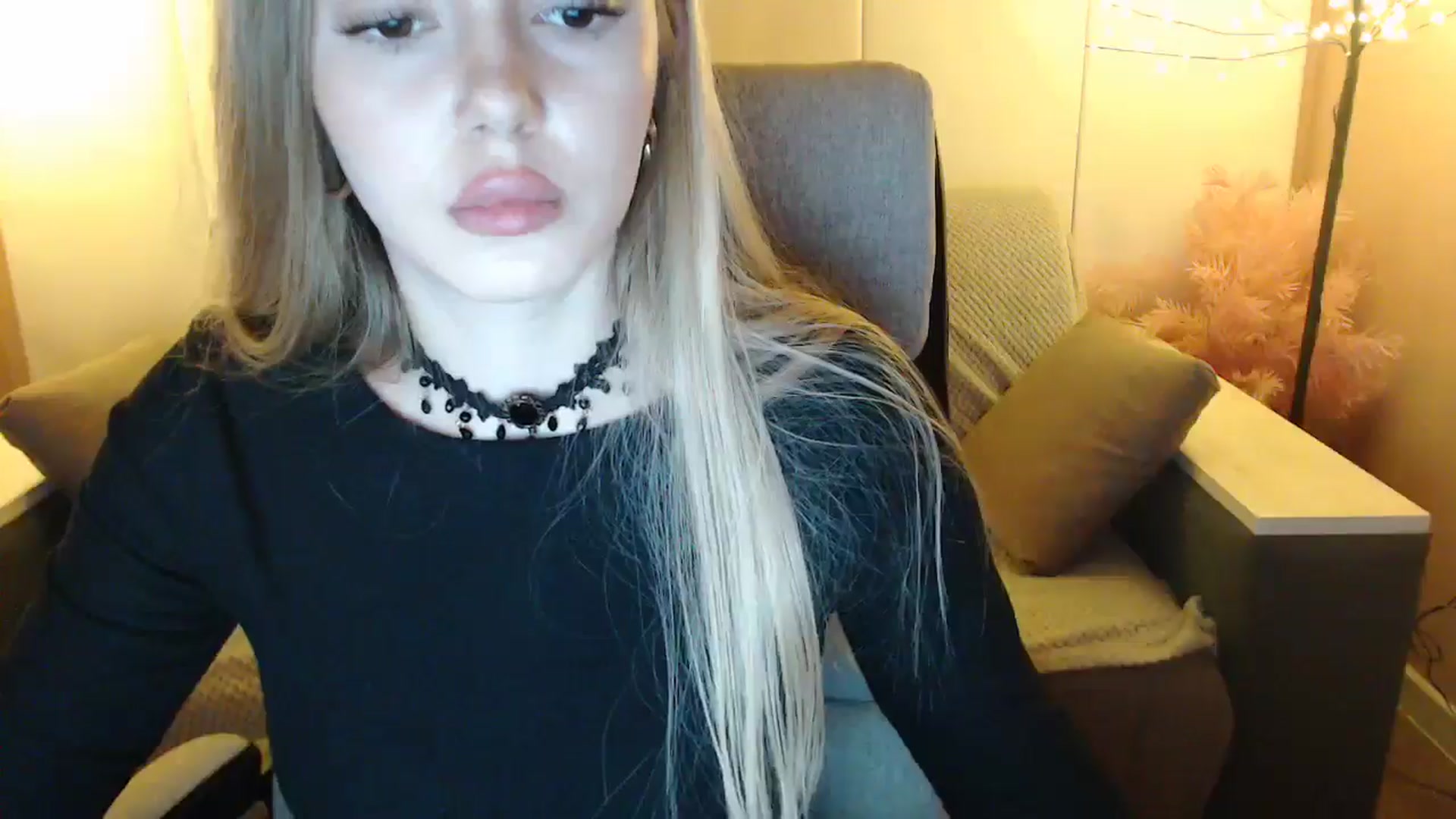 Gallery image thumbnail from SophieKing's myfreecams stream on, 01/06/2025, 11:48 image 7 of 20