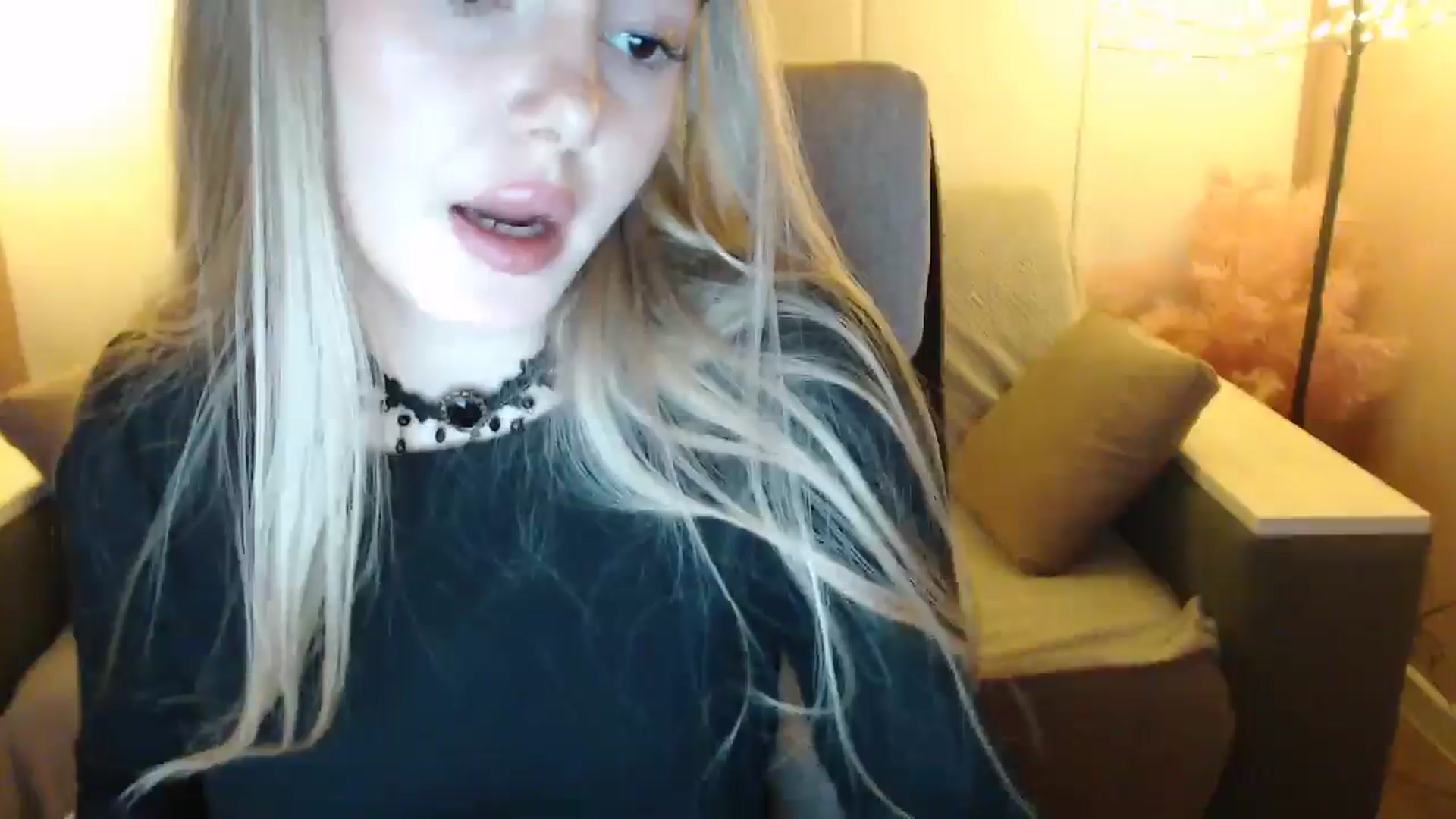 Gallery image thumbnail from SophieKing's myfreecams stream on, 01/06/2025, 11:48 image 14 of 20