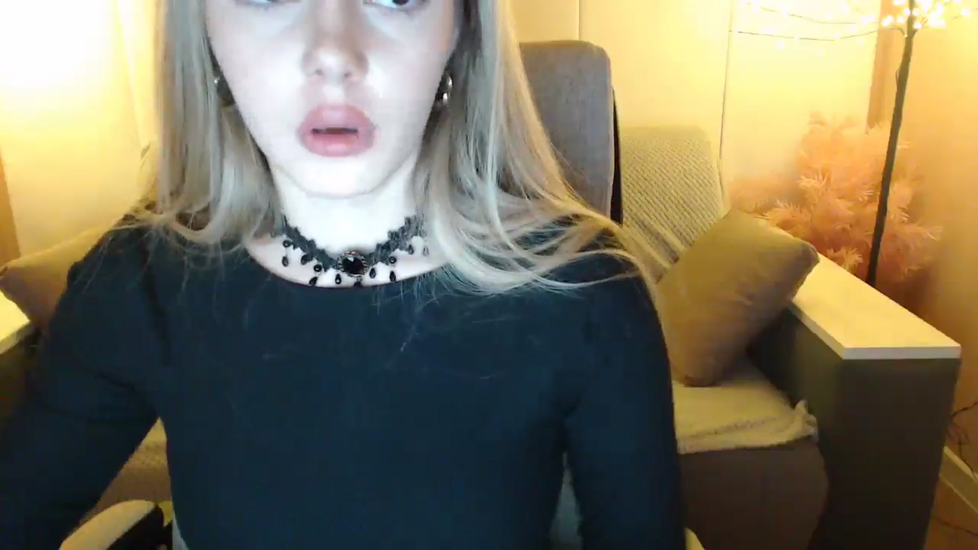 Gallery image thumbnail from SophieKing's myfreecams stream on, 01/06/2025, 11:48 image 9 of 20