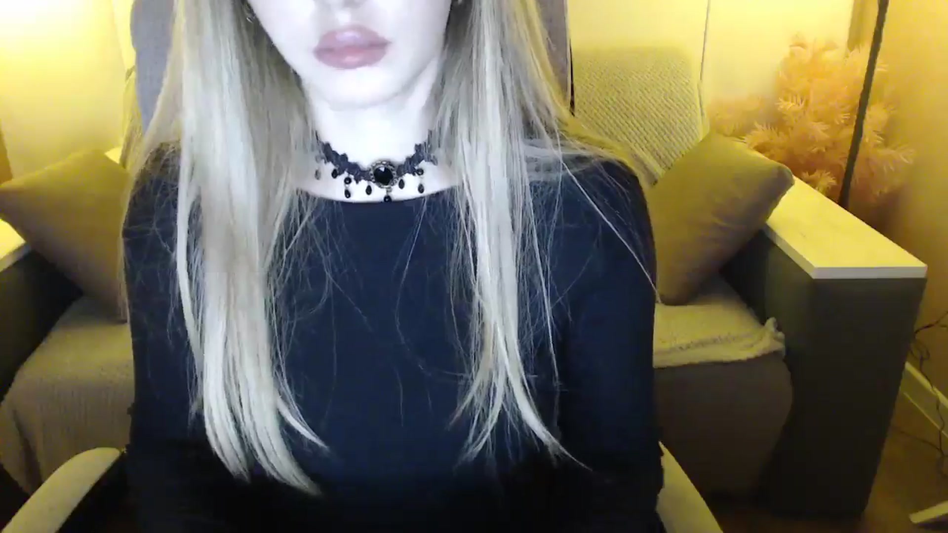Gallery image thumbnail from SophieKing's myfreecams stream on, 01/06/2025, 11:48 image 18 of 20