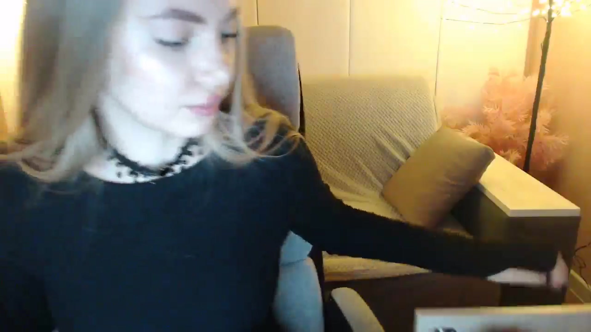 Gallery image thumbnail from SophieKing's myfreecams stream on, 01/06/2025, 11:48 image 10 of 20
