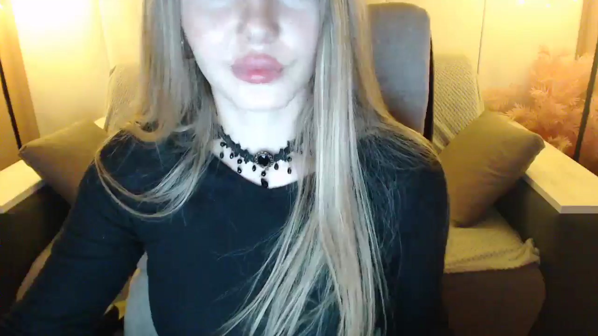 Gallery image thumbnail from SophieKing's myfreecams stream on, 01/06/2025, 13:00 image 17 of 20