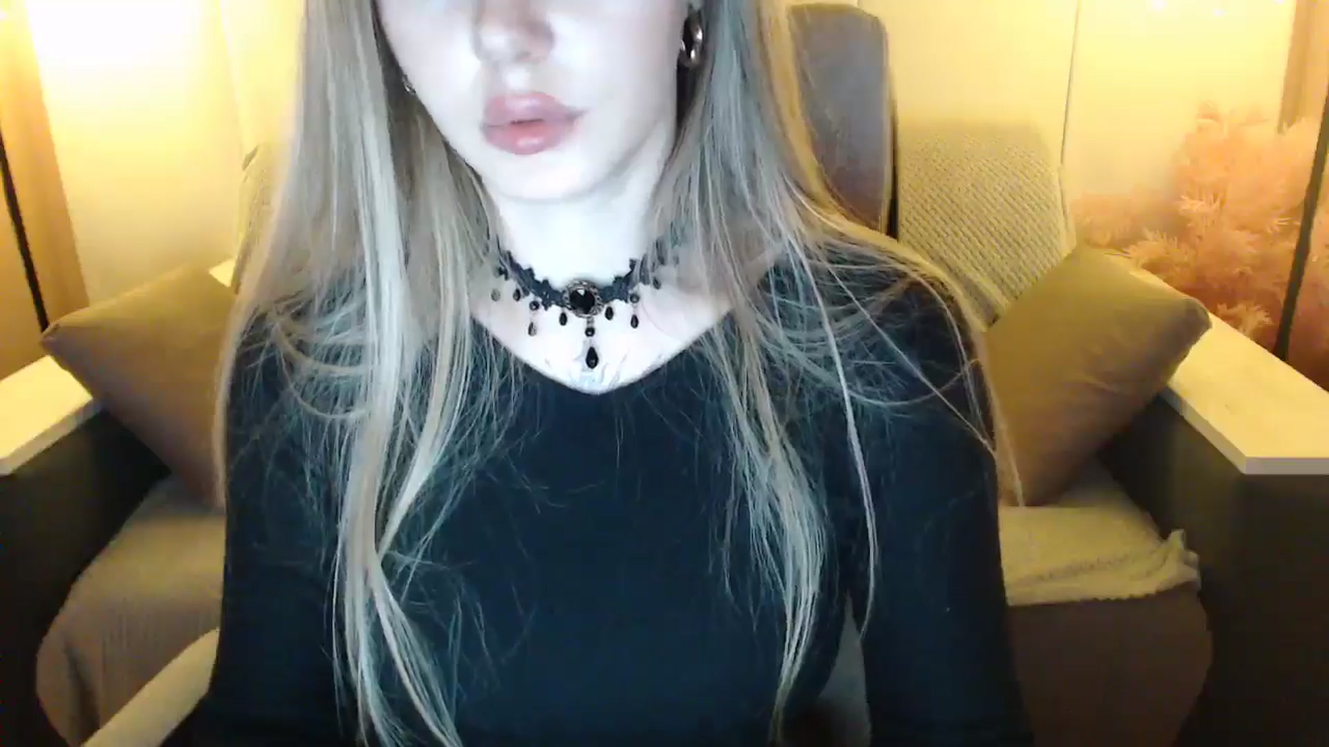 Gallery image thumbnail from SophieKing's myfreecams stream on, 01/06/2025, 13:00 image 10 of 20