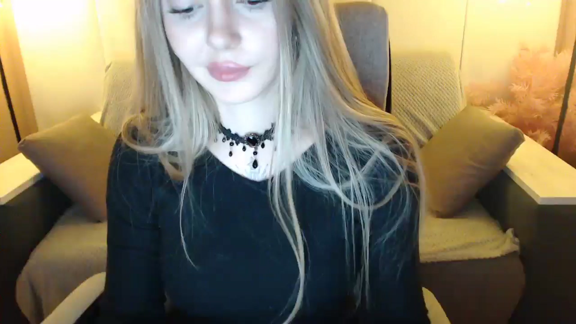 Gallery image thumbnail from SophieKing's myfreecams stream on, 01/06/2025, 13:00 image 1 of 20