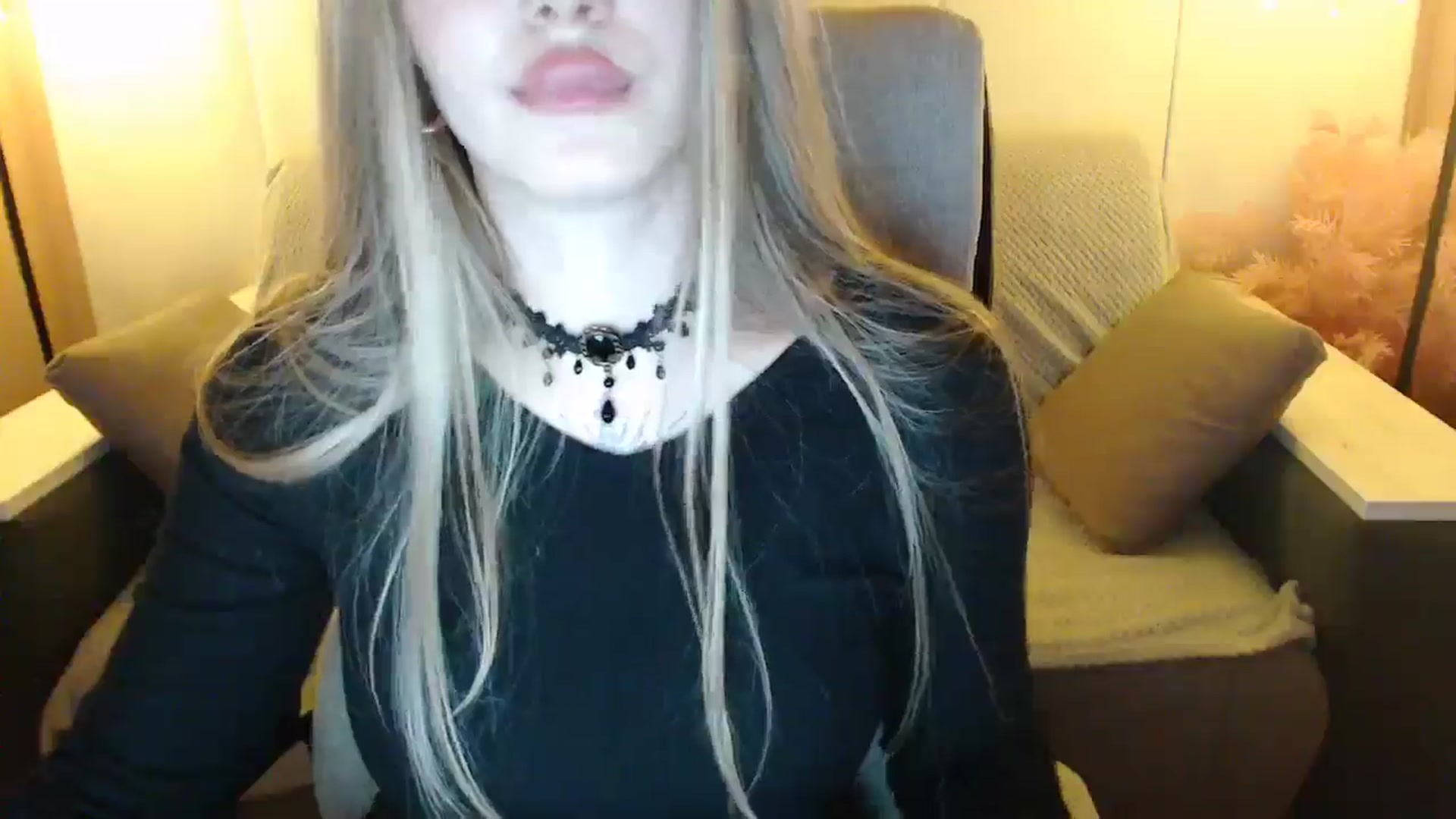 Gallery image thumbnail from SophieKing's myfreecams stream on, 01/06/2025, 13:00 image 4 of 20