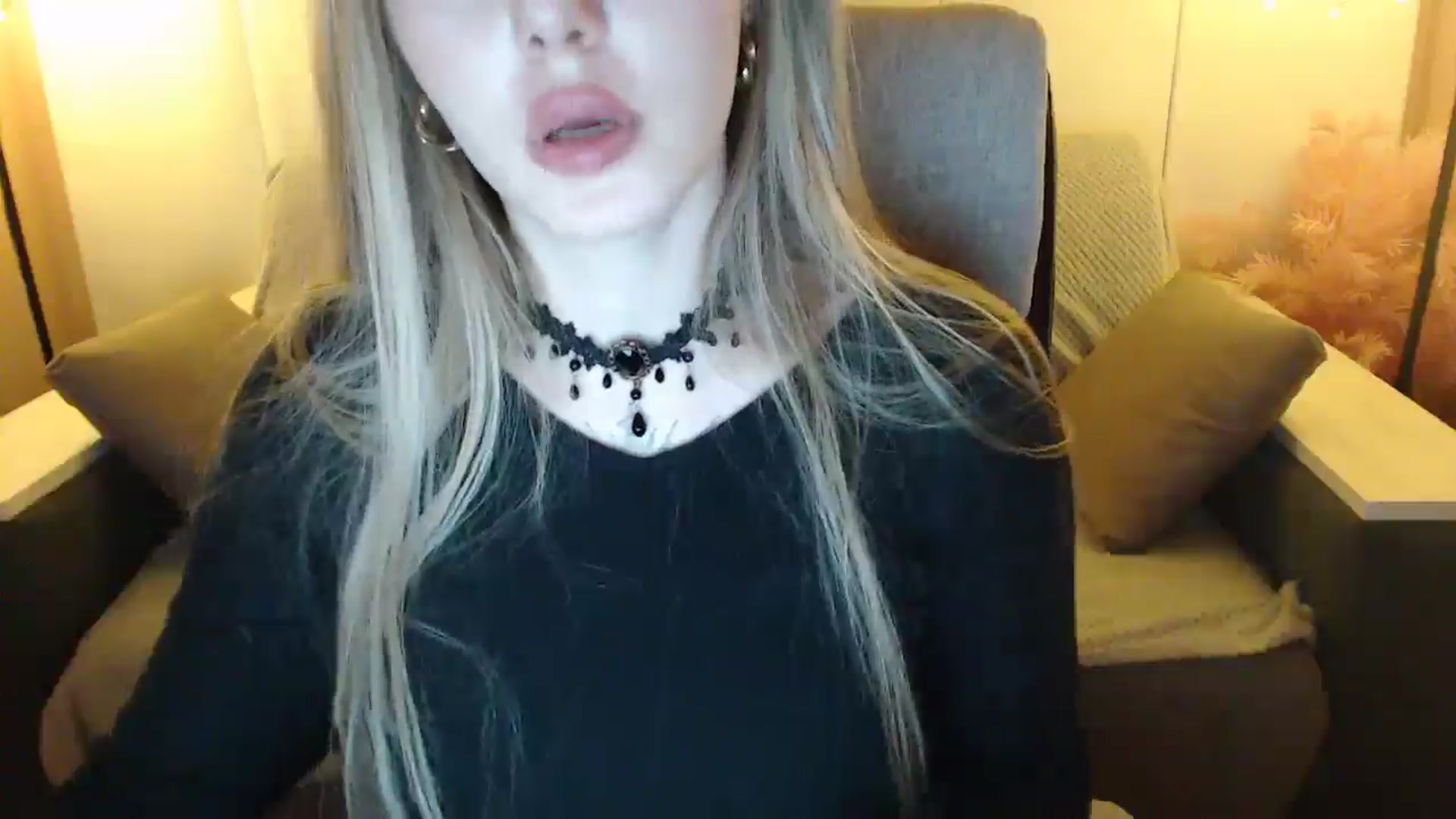 Gallery image thumbnail from SophieKing's myfreecams stream on, 01/06/2025, 13:00 image 7 of 20
