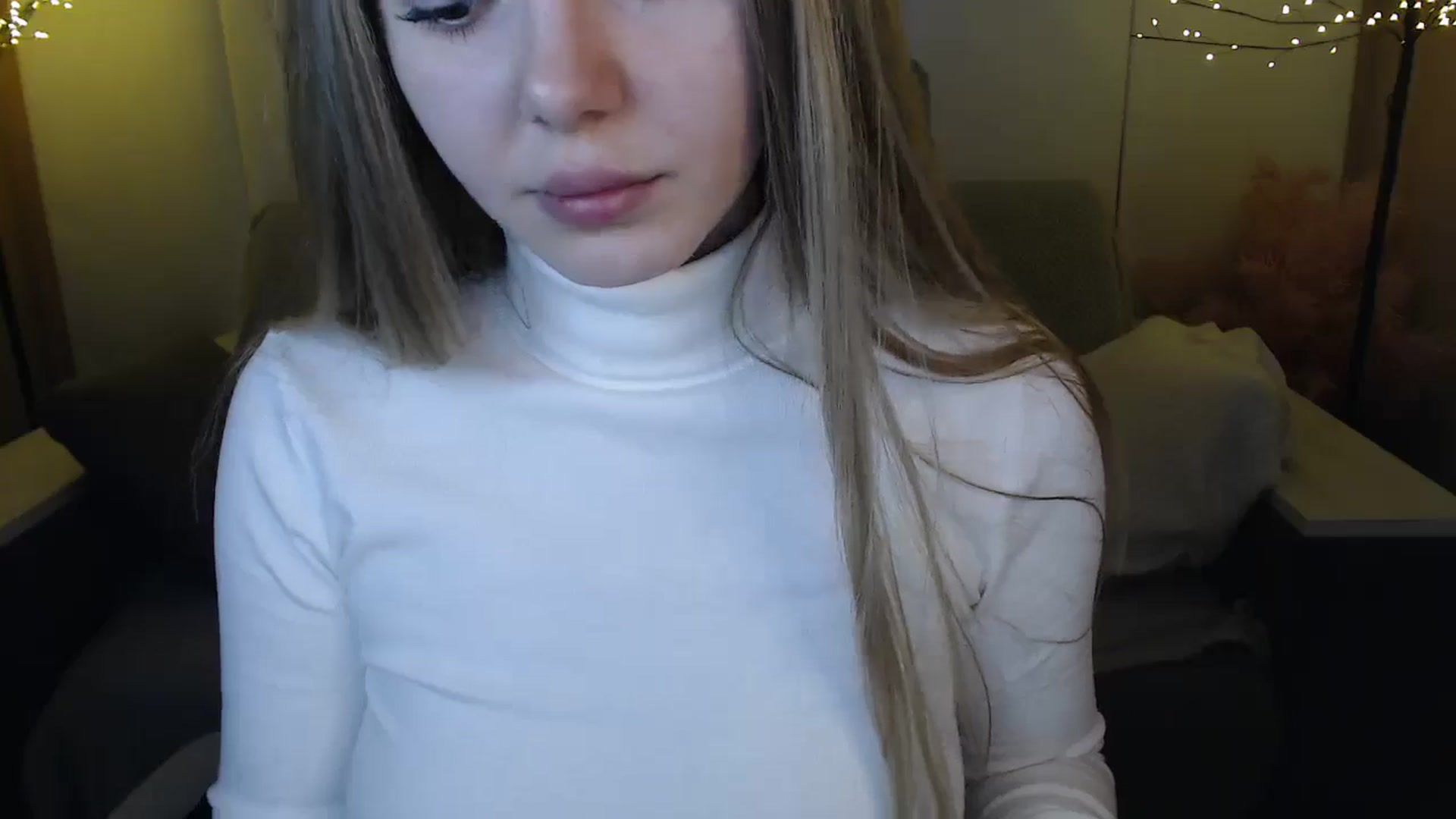 Gallery image thumbnail from SophieKing's myfreecams stream on, 01/07/2025, 09:36 image 11 of 20