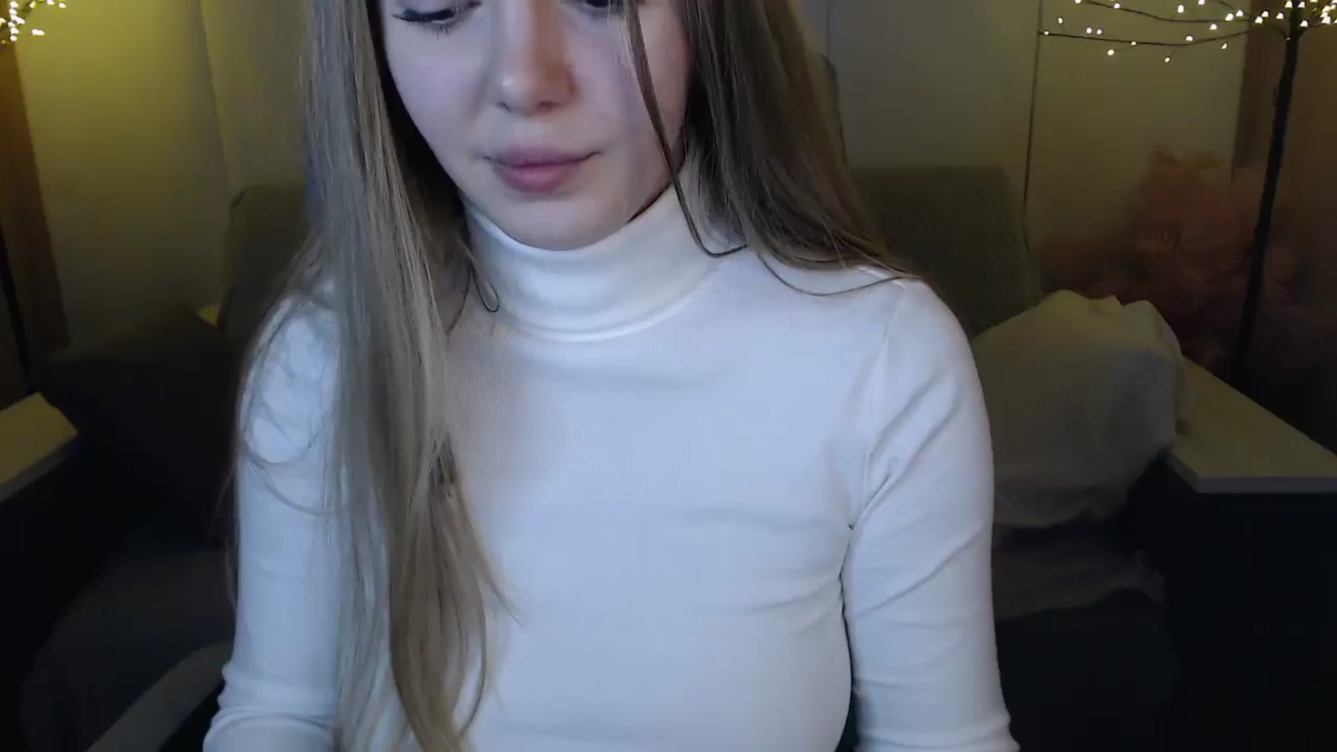 Gallery image thumbnail from SophieKing's myfreecams stream on, 01/07/2025, 09:36 image 1 of 20
