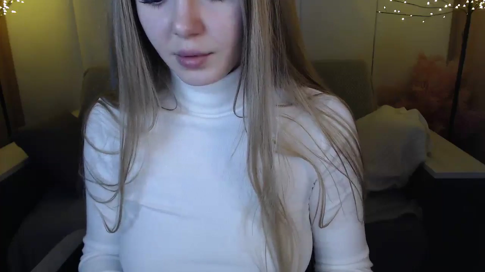 Gallery image thumbnail from SophieKing's myfreecams stream on, 01/07/2025, 09:36 image 5 of 20