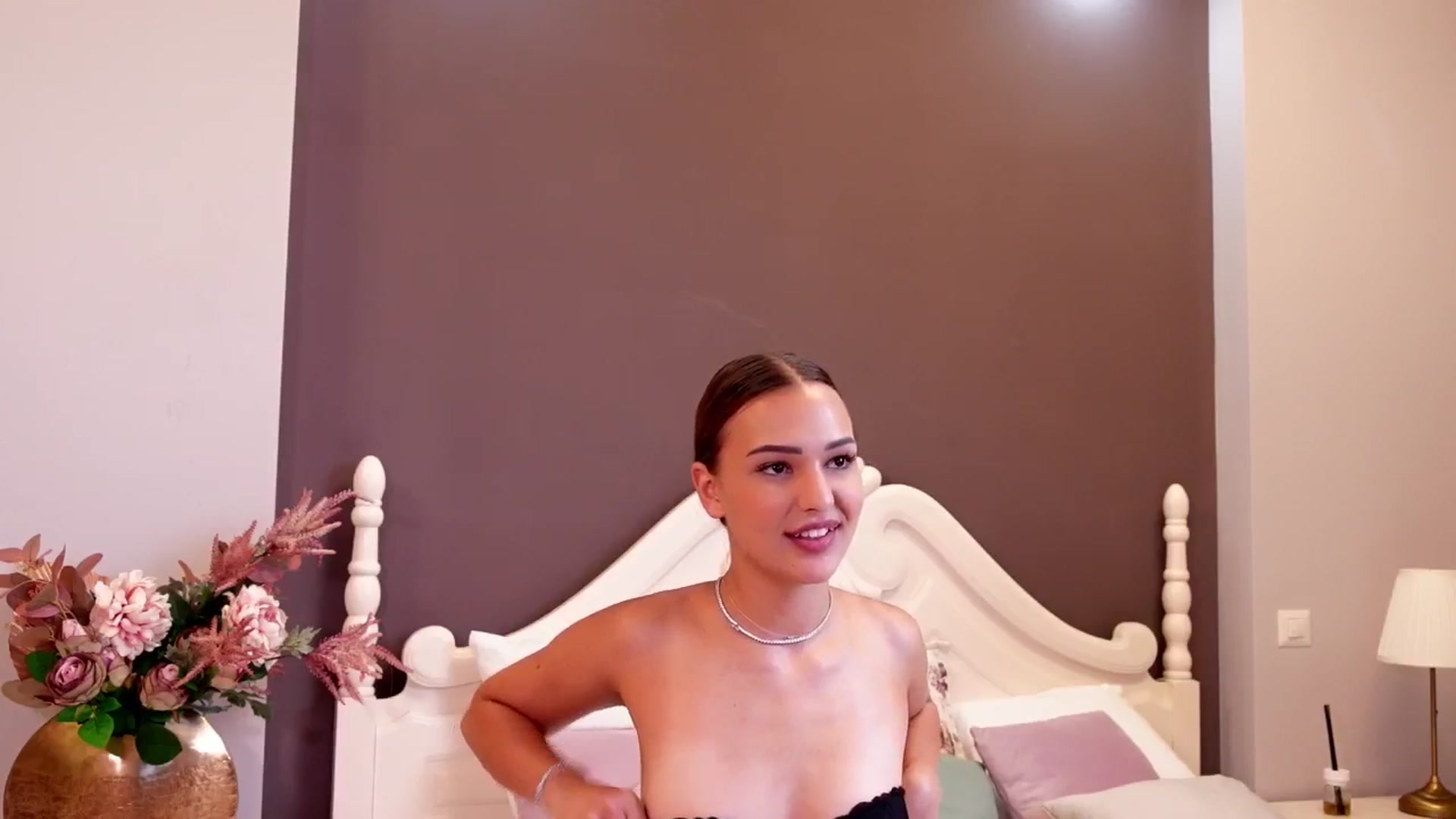Gallery image thumbnail from SophieKinley's myfreecams stream on, 08/06/2024, 09:09 image 2 of 20