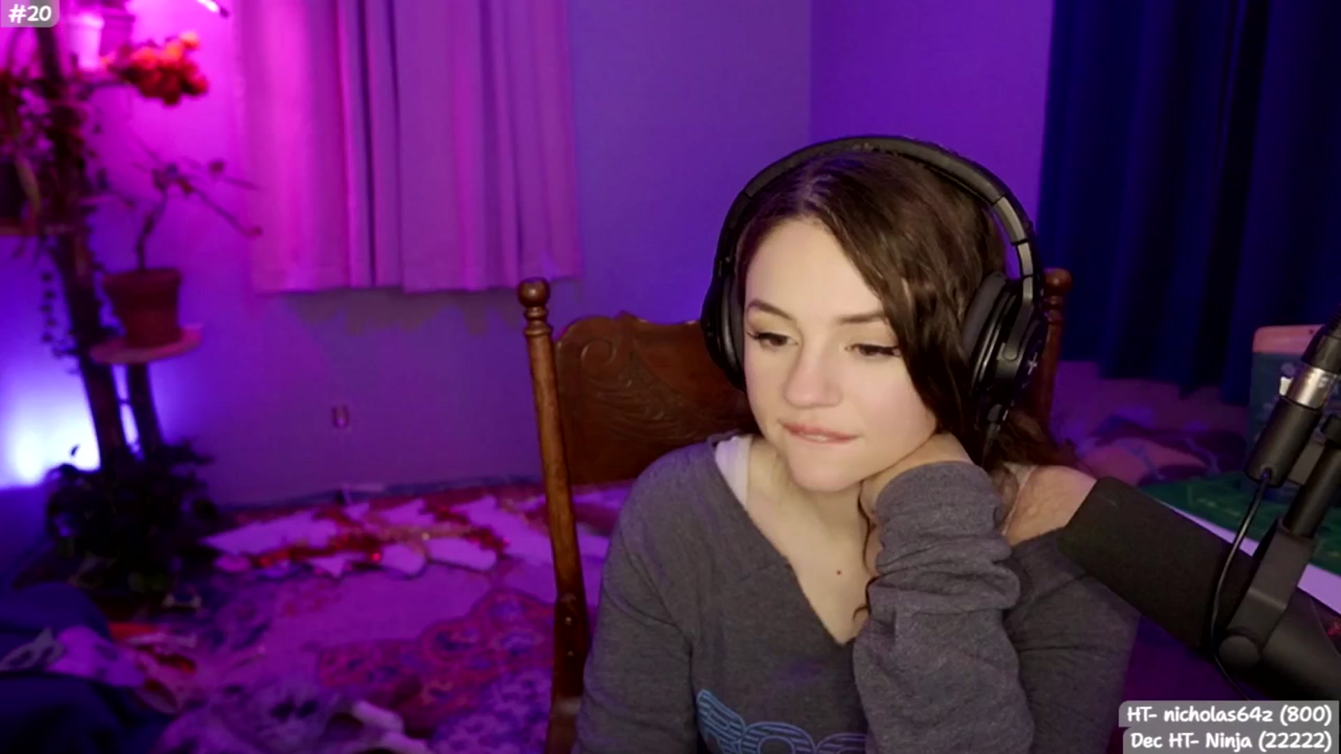 Gallery image thumbnail from SophieLouWho's myfreecams stream on, 12/28/2025, 10:23 image 16 of 20