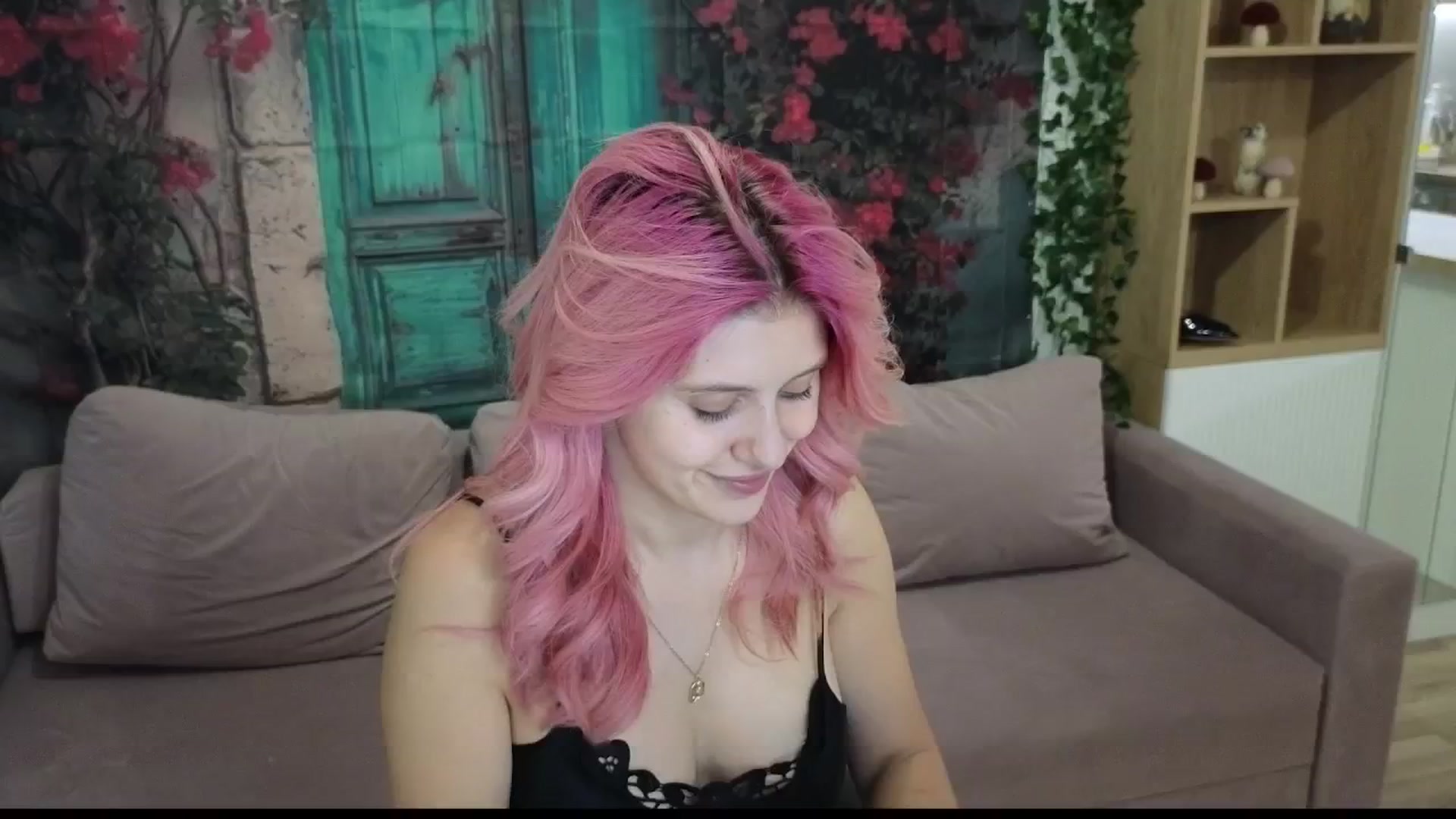 Gallery image thumbnail from SophieReyX's myfreecams stream on, 09/27/2024, 15:35 image 5 of 20