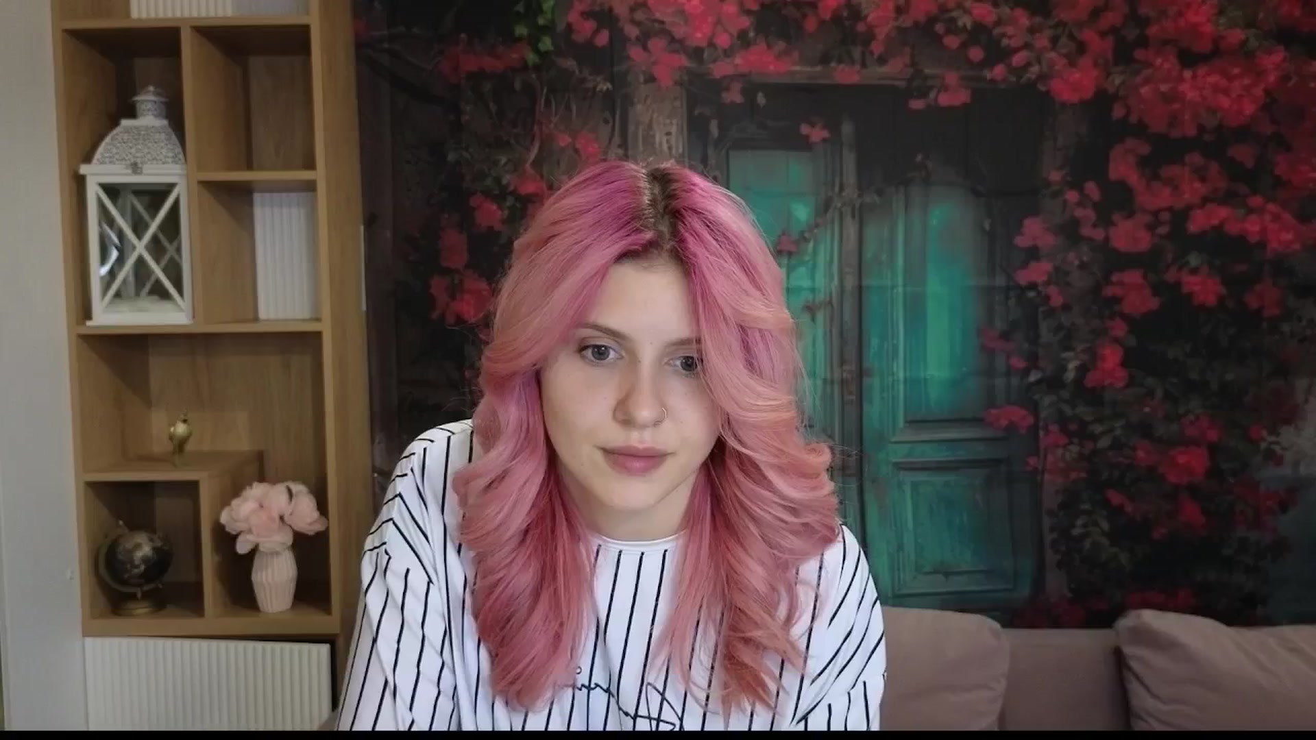 Gallery image thumbnail from SophieReyX's myfreecams stream on, 09/27/2024, 15:35 image 20 of 20