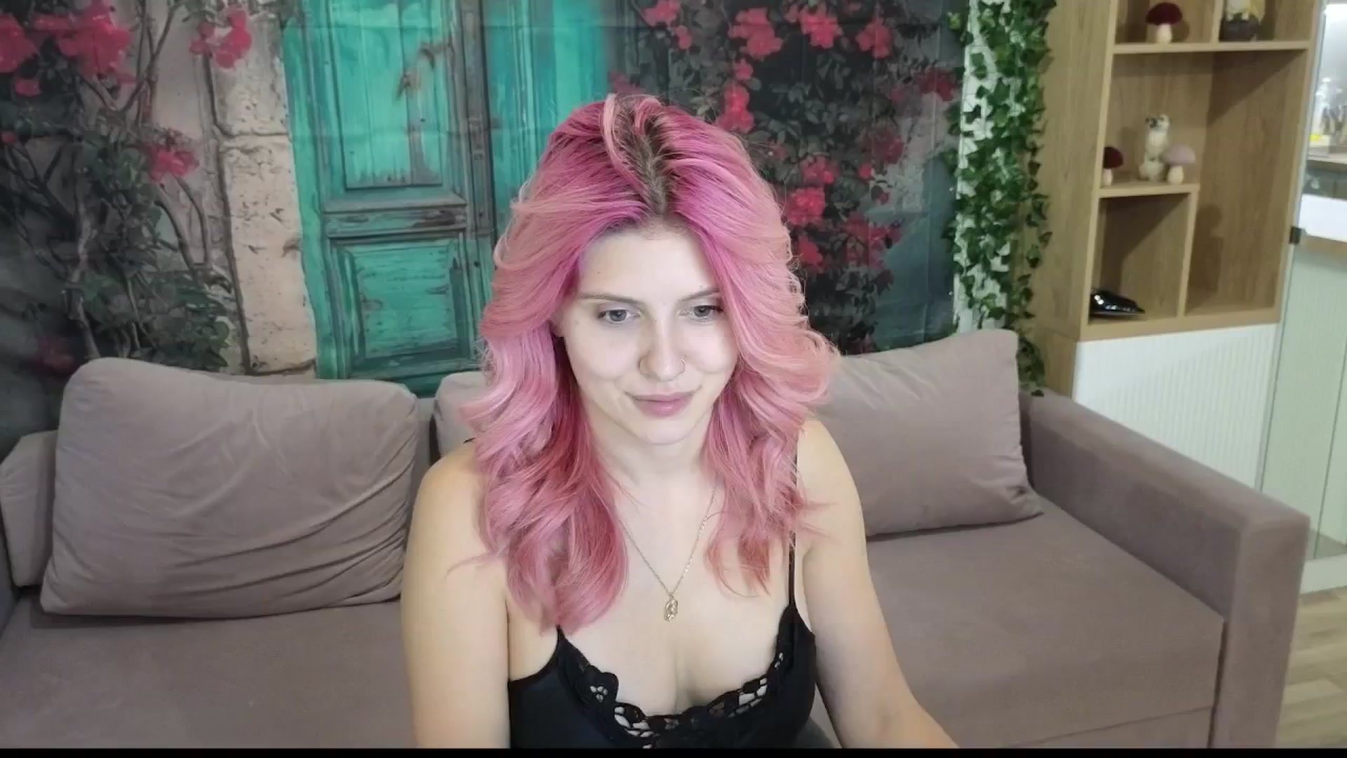 Gallery image thumbnail from SophieReyX's myfreecams stream on, 09/27/2024, 15:35 image 6 of 20