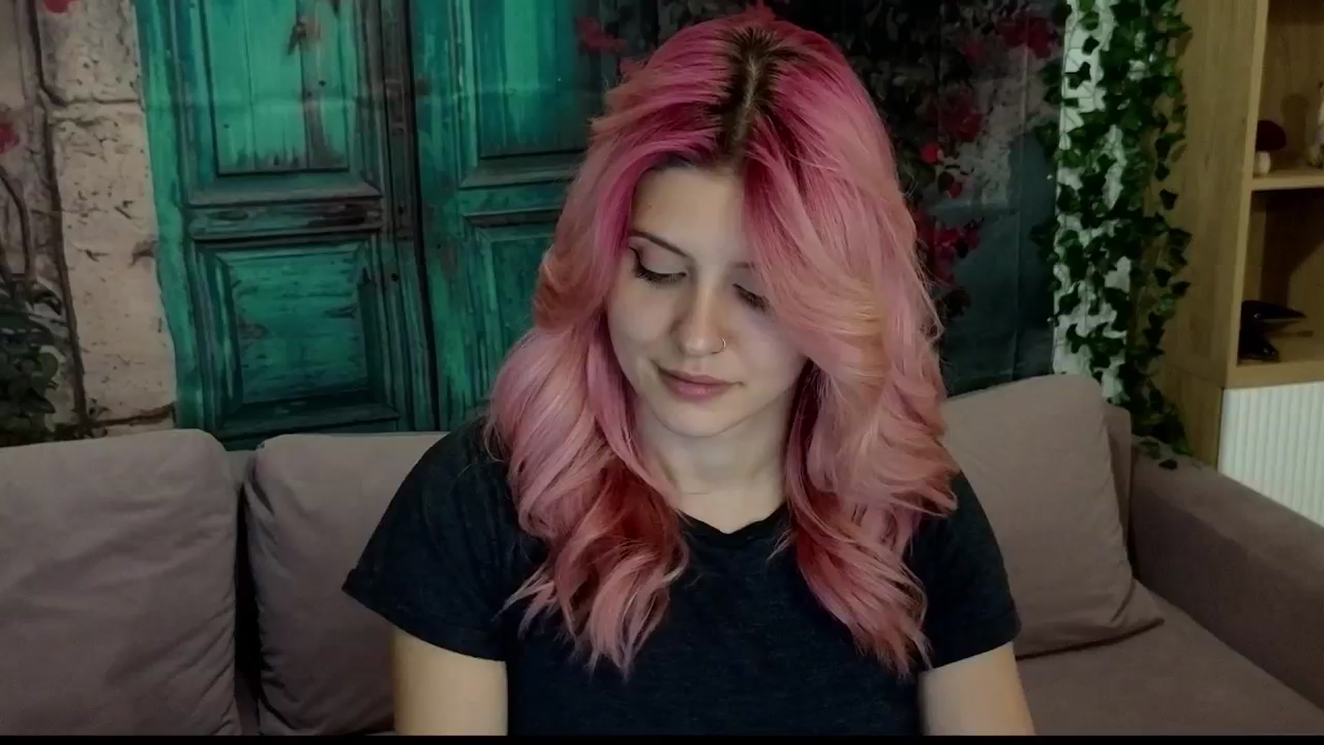 Gallery image thumbnail from SophieReyX's myfreecams stream on, 09/30/2024, 10:04 image 18 of 20
