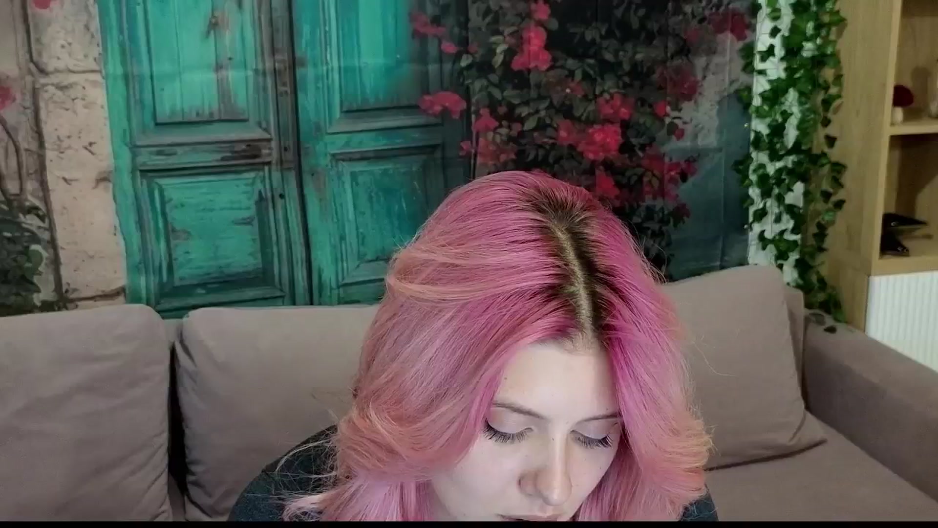 Gallery image thumbnail from SophieReyX's myfreecams stream on, 09/30/2024, 10:04 image 17 of 20