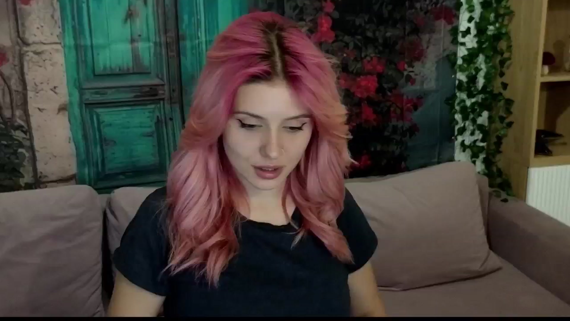 Gallery image thumbnail from SophieReyX's myfreecams stream on, 09/30/2024, 10:04 image 12 of 20