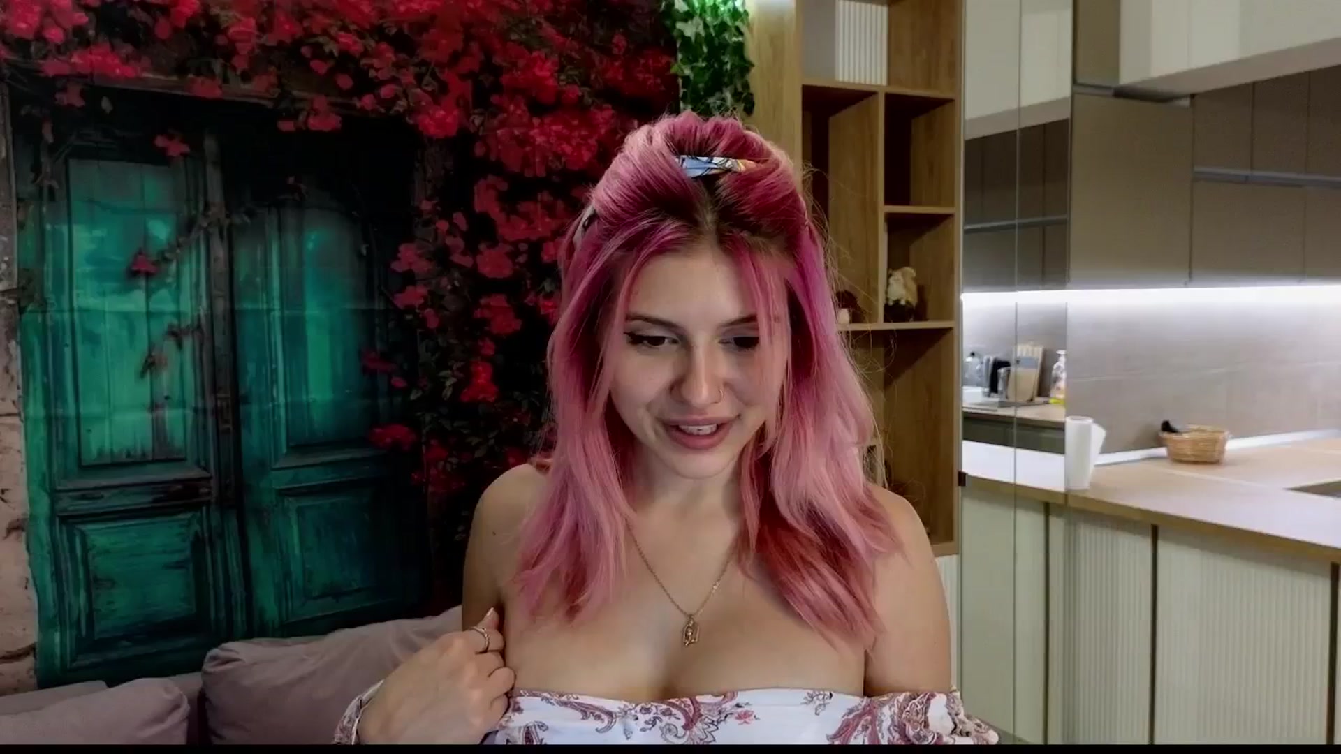 Gallery image thumbnail from SophieReyX's myfreecams stream on, 10/01/2024, 10:54 image 16 of 20