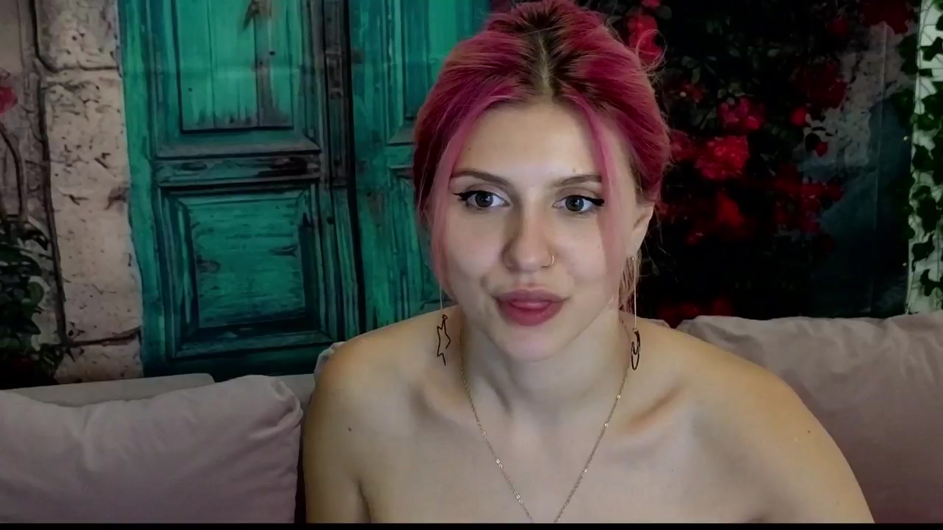 Gallery image thumbnail from SophieReyX's myfreecams stream on, 10/01/2024, 12:15 image 14 of 20