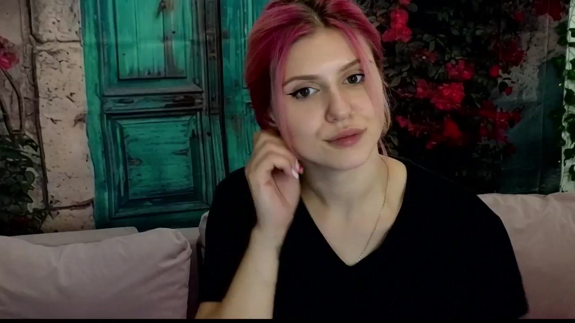 Gallery image thumbnail from SophieReyX's myfreecams stream on, 10/01/2024, 12:15 image 17 of 20