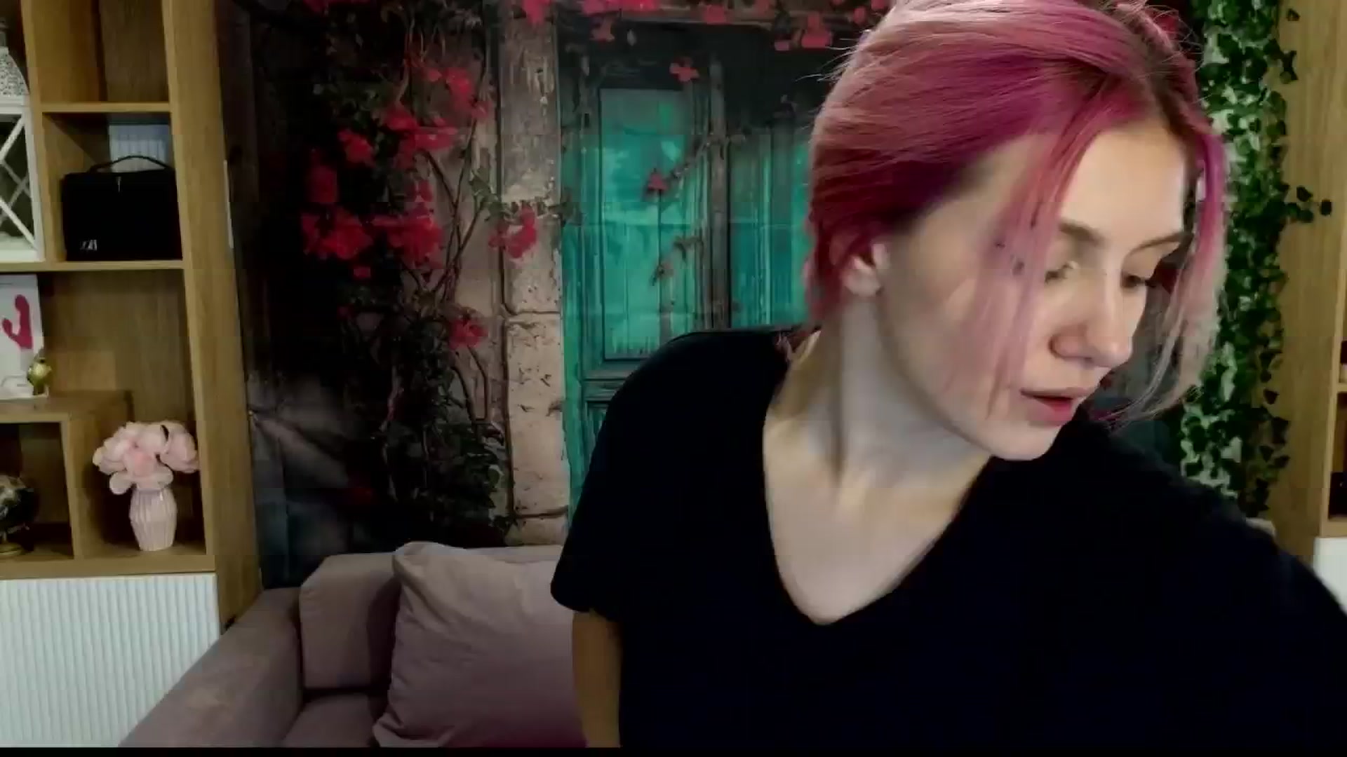 Gallery image thumbnail from SophieReyX's myfreecams stream on, 10/01/2024, 12:15 image 18 of 20