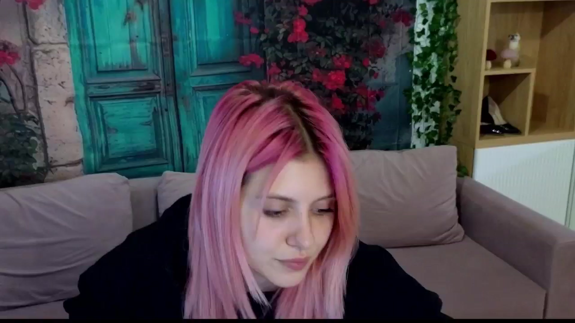 Gallery image thumbnail from SophieReyX's myfreecams stream on, 10/07/2024, 11:51 image 17 of 20