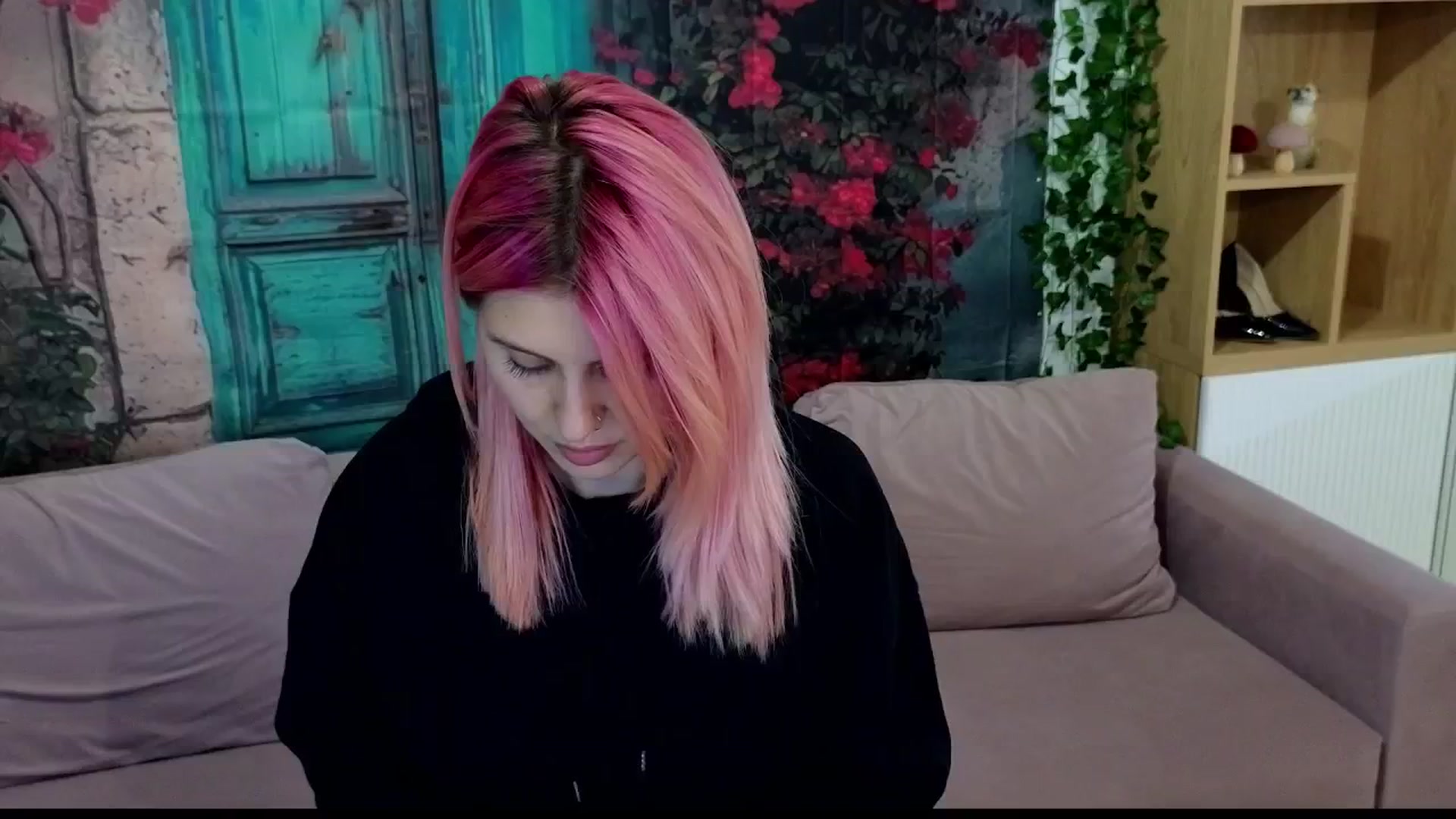 Gallery image thumbnail from SophieReyX's myfreecams stream on, 10/07/2024, 11:51 image 20 of 20