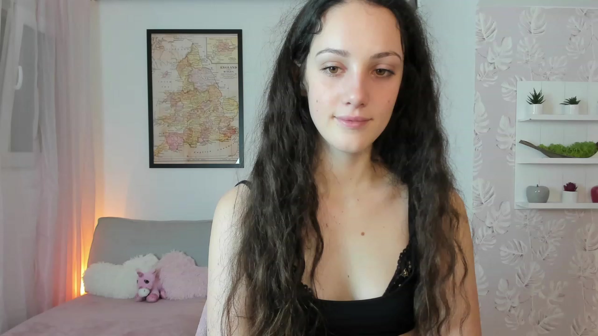 Gallery image thumbnail from Sophie_Rain18's myfreecams stream on, 01/17/2023, 15:10 image 15 of 20