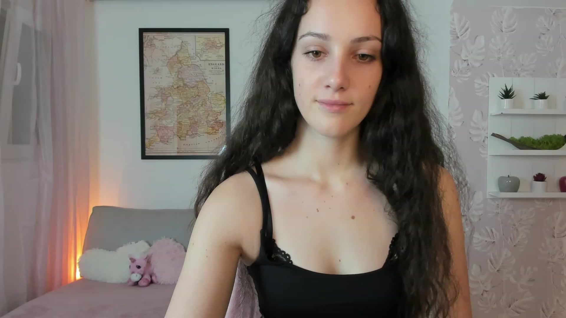 Gallery image thumbnail from Sophie_Rain18's myfreecams stream on, 01/17/2023, 17:21 image 5 of 20
