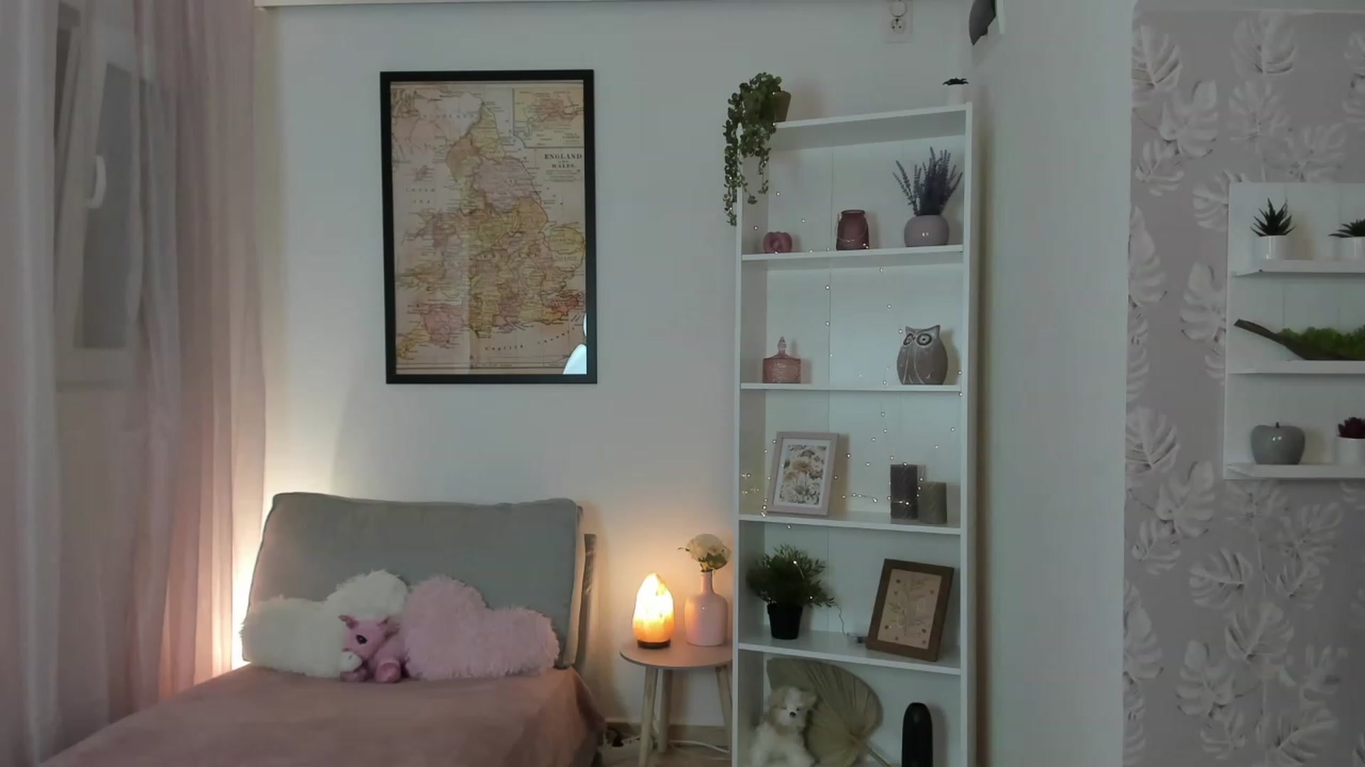Gallery image thumbnail from Sophie_Rain18's myfreecams stream on, 01/18/2023, 18:37 image 9 of 20