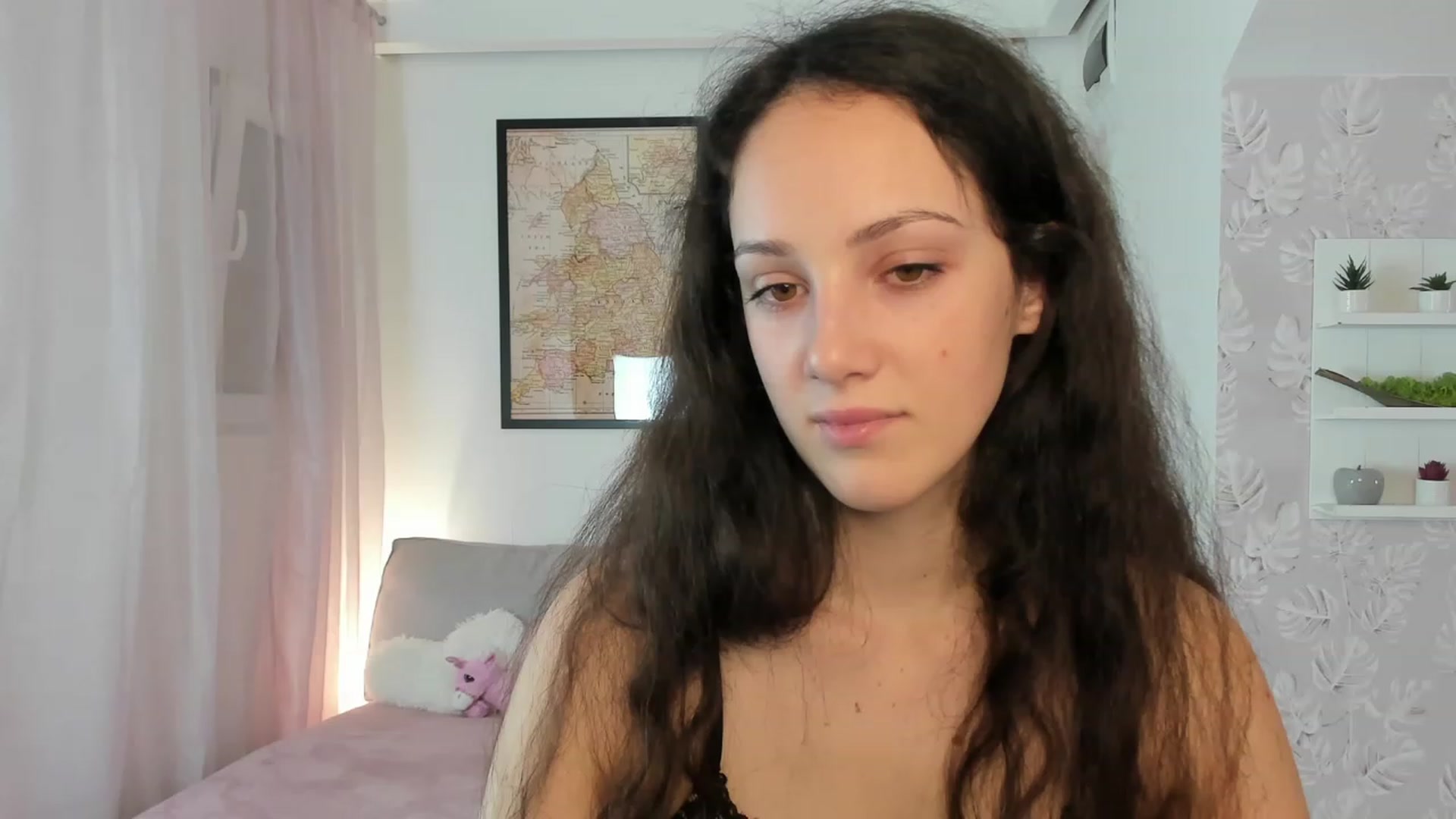 Gallery image thumbnail from Sophie_Rain18's myfreecams stream on, 01/19/2023, 15:10 image 12 of 20