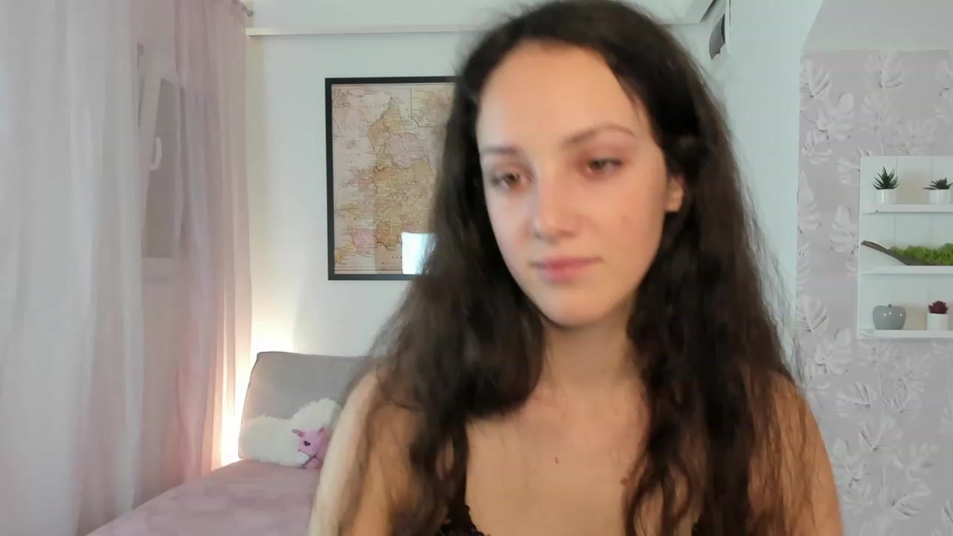 Gallery image thumbnail from Sophie_Rain18's myfreecams stream on, 01/19/2023, 15:10 image 13 of 20